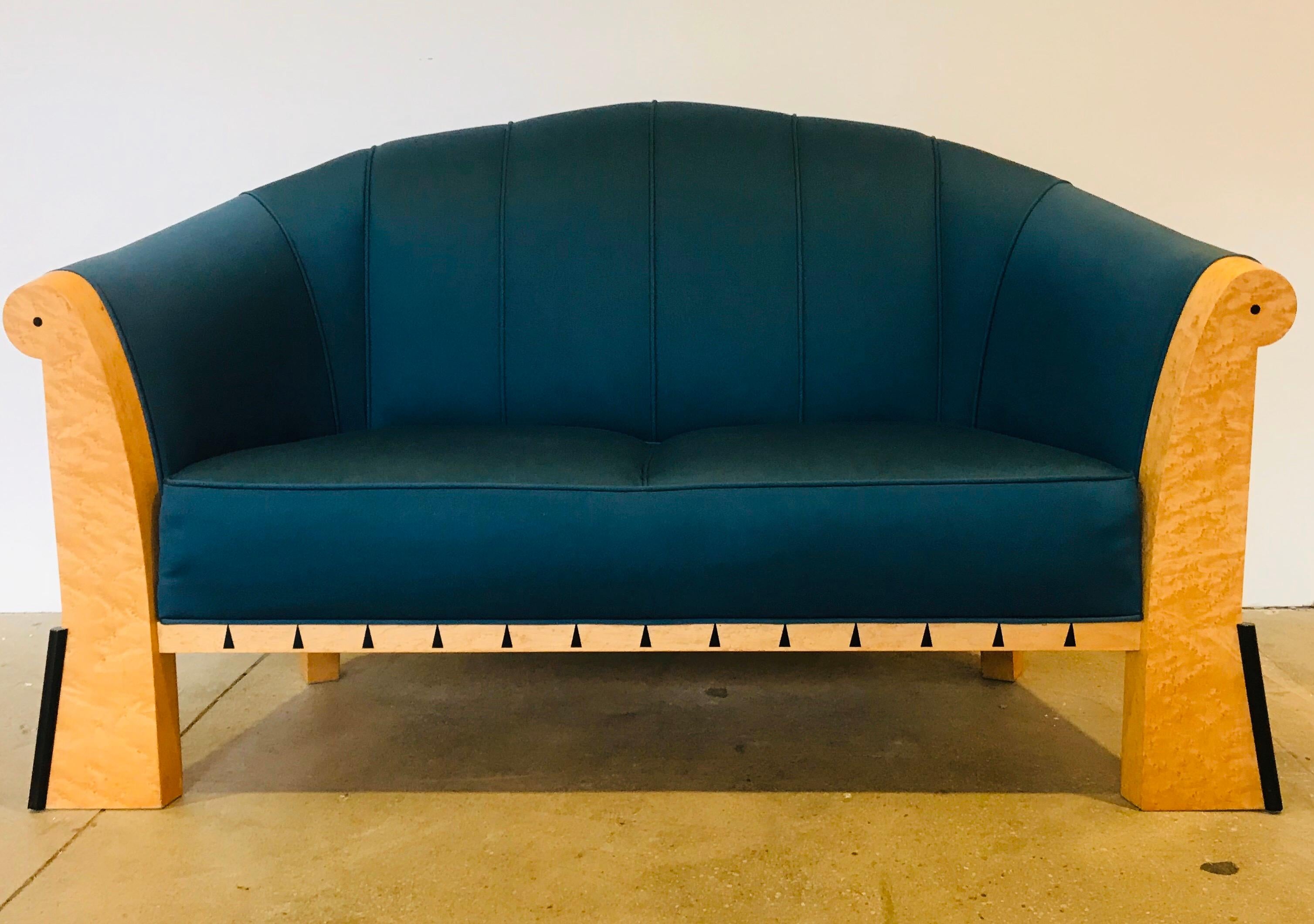 Postmodernes Sofa von Michael Graves (amerikanisch) im Angebot