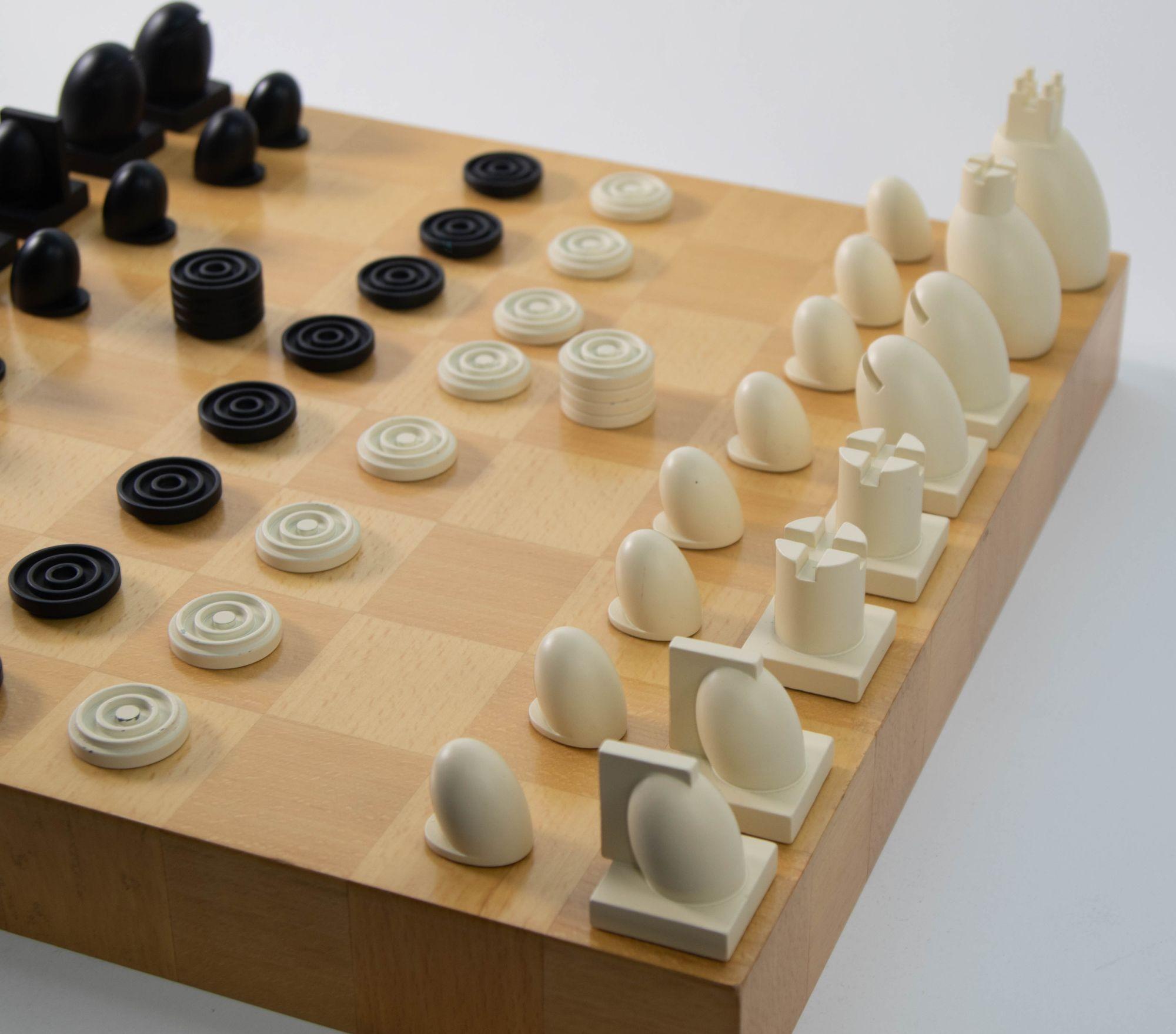 Michael Graves Postmodernes Schach- und Damespiel-Set im Zustand „Gut“ im Angebot in North Hollywood, CA