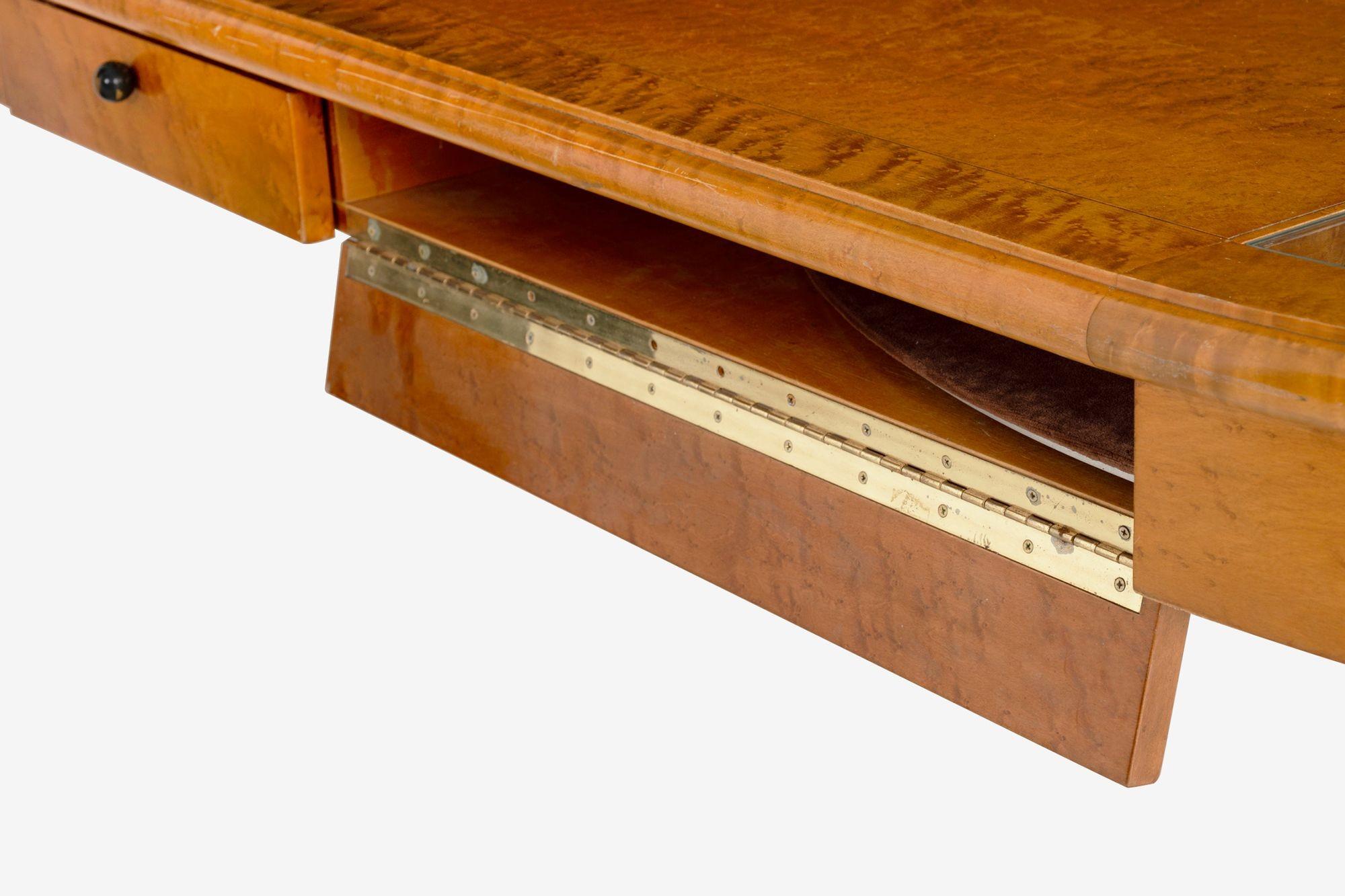 Michael Graves Unique Burl Maple Pedestal Vitrine Desk, 1990c. im Angebot 3