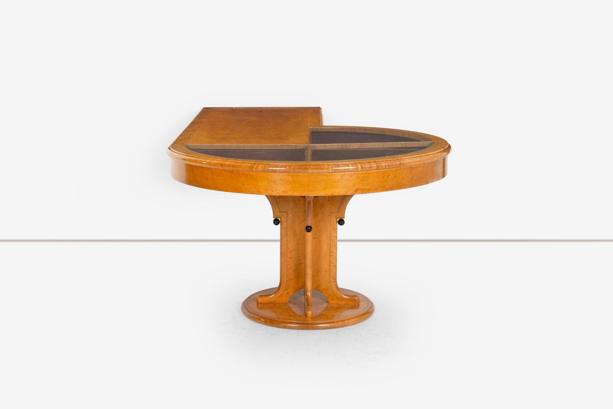 Michael Graves Unique Burl Maple Pedestal Vitrine Desk, 1990c. (Postmoderne) im Angebot
