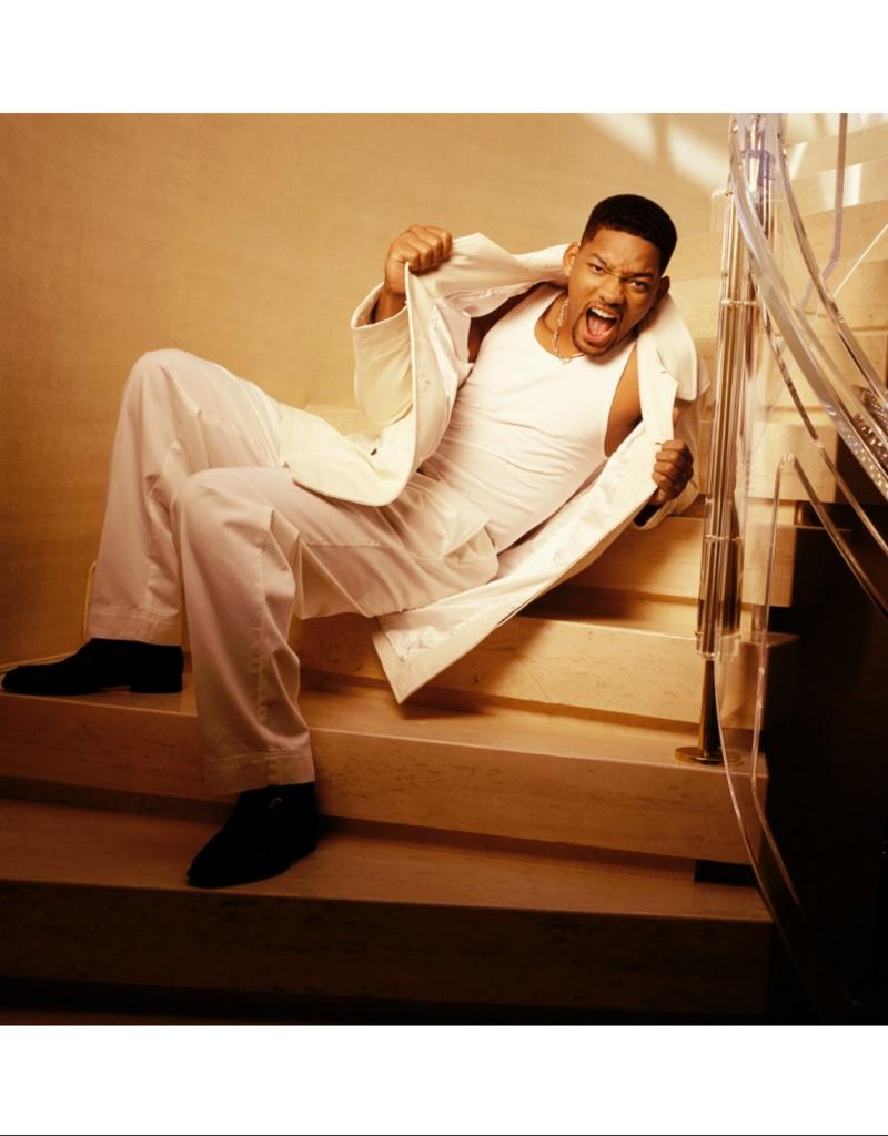 Portrait Photograph de Michael Grecco - Will Smith sentado en las escaleras - Los Angeles, CA 1996