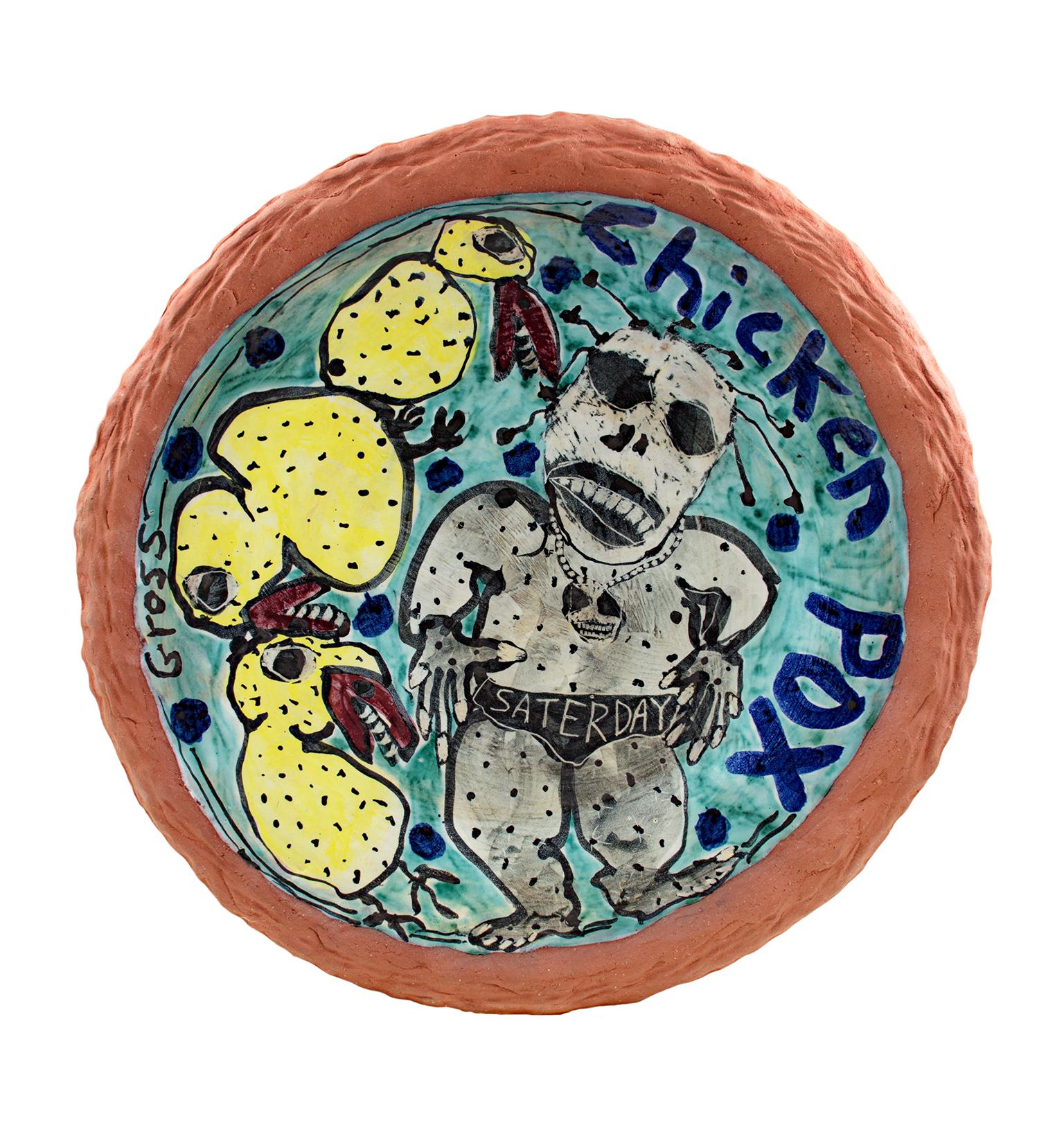 "Chicken Pox" ist eine originelle Keramikplatte von Michael Gross. Der Künstler signierte das Werk mit "Gross". Es zeigt einen grauen Mann mit Windpocken und einige gelbe Vögel mit Zähnen. 

20" Durchmesser

Die Keramikskulpturen des Künstlers