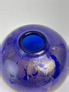 Vase en verre bleu cobalt et or Michael Harris Azurene, Isle of Wight, 1978