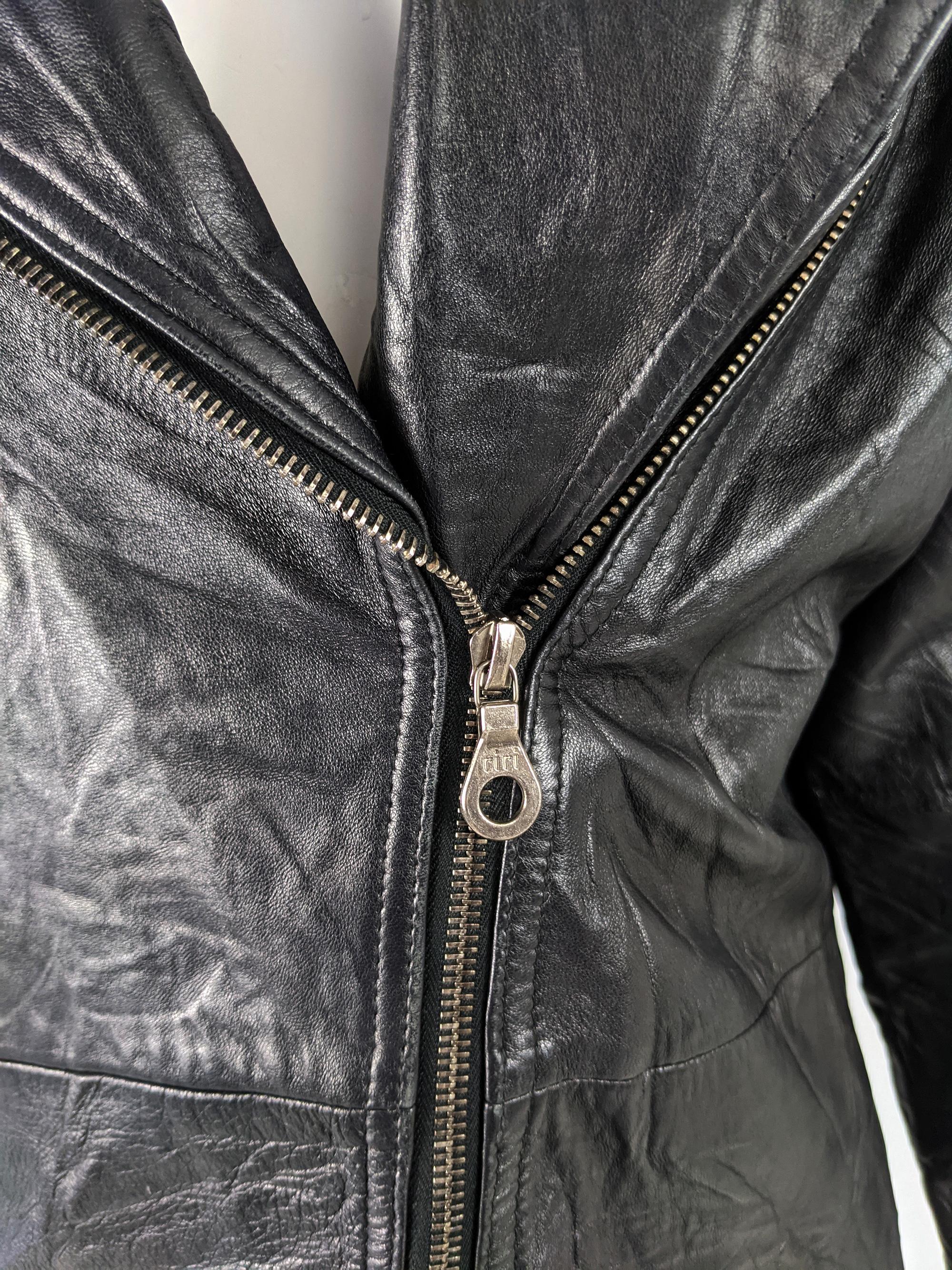 Michael Hoban Vintage 80s Womens Leather Biker Moto Jacket, 1980s In Good Condition For Sale In Doncaster, South Yorkshire
