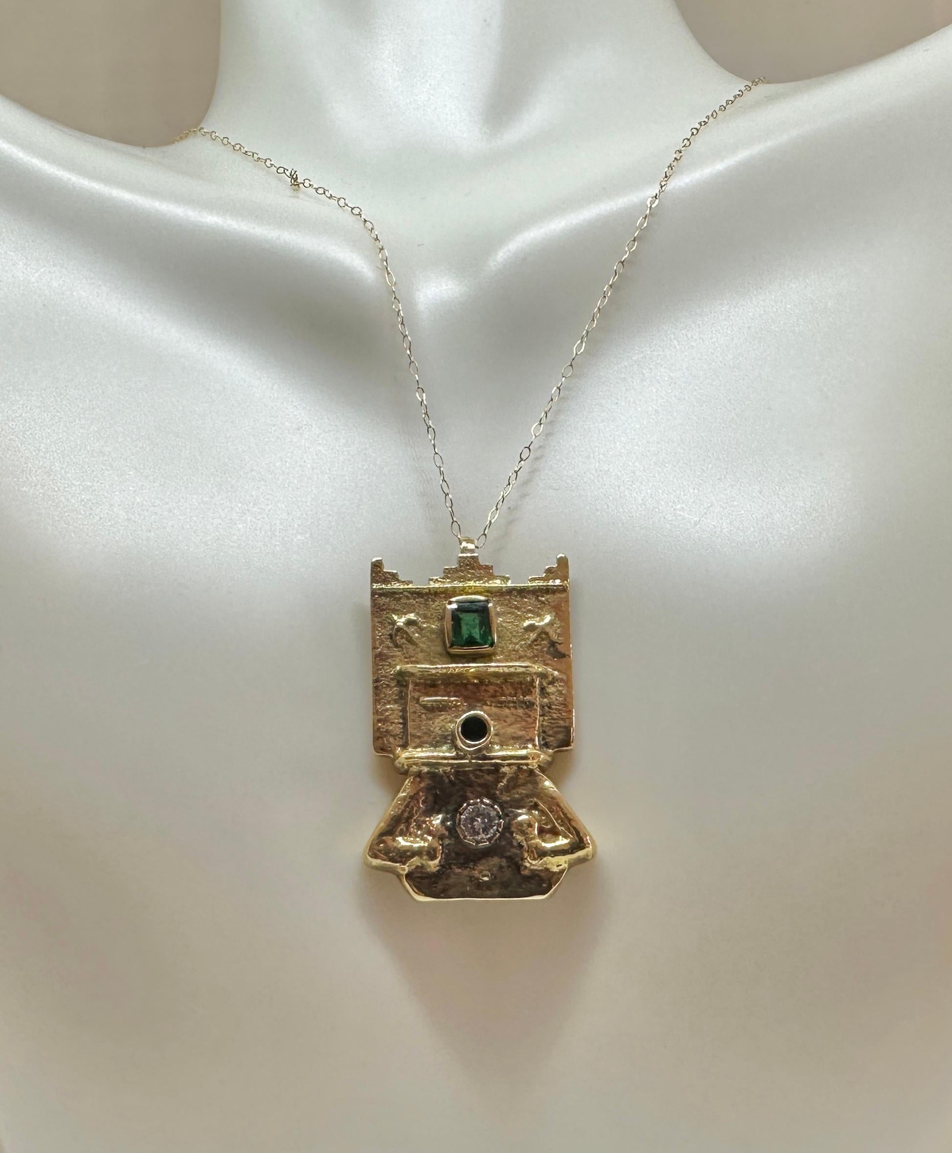 Michael Horse Emerald Diamond Kachina 14 Karat Gold Pendant And Earrings Katsina In Excellent Condition For Sale In New York, NY