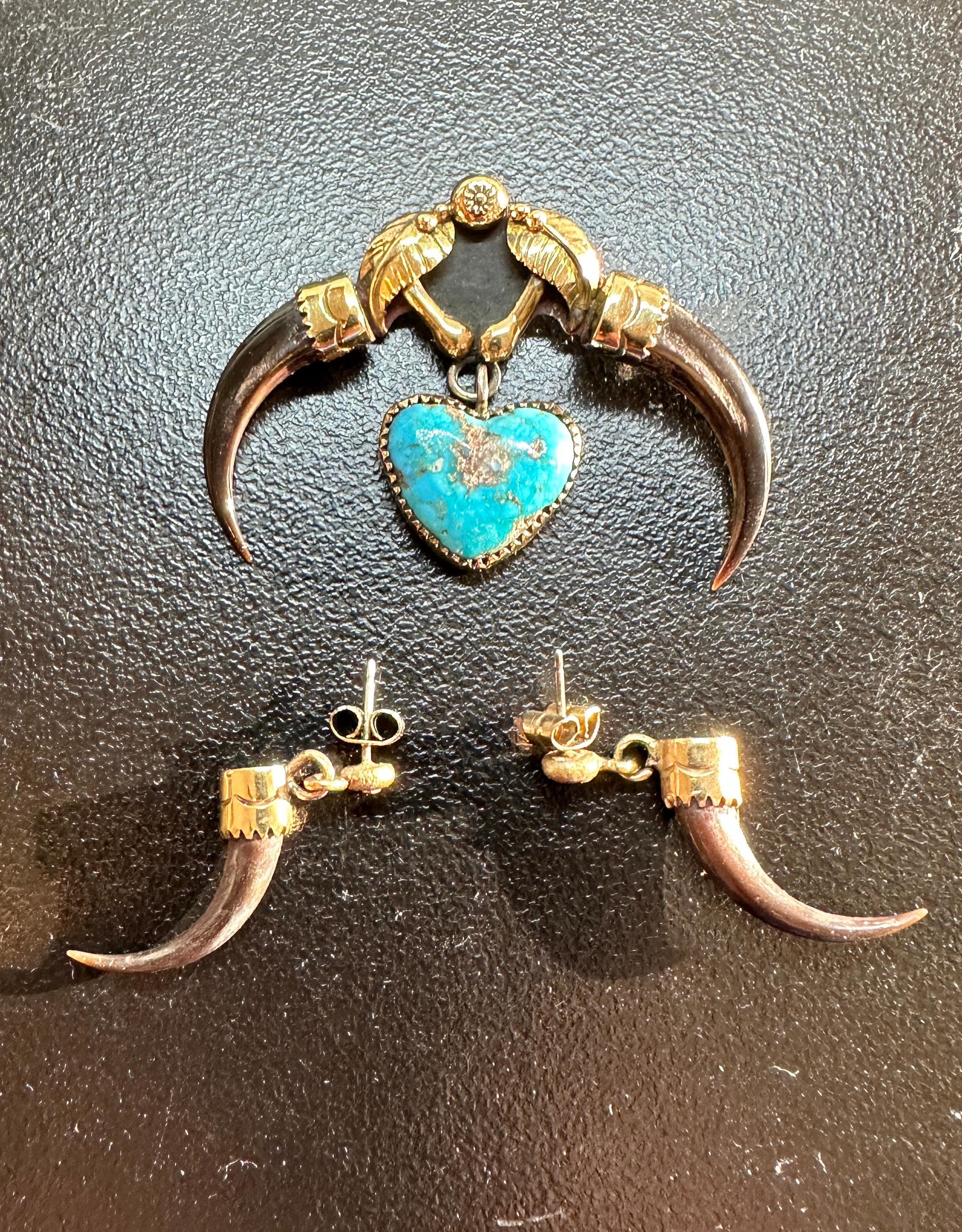 Michael Horse Turquoise Heart Claw 14 Karat Gold Pendant Necklace And Earrings In Excellent Condition For Sale In New York, NY