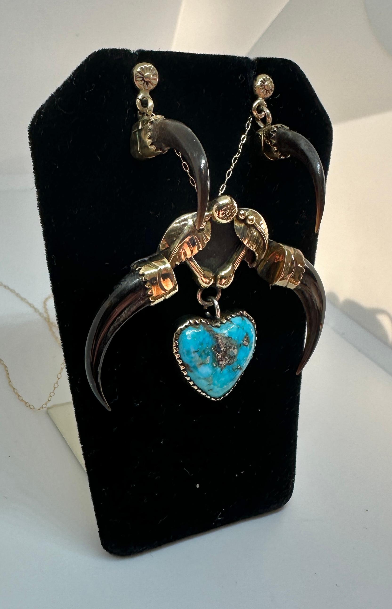 Women's or Men's Michael Horse Turquoise Heart Claw 14 Karat Gold Pendant Necklace And Earrings For Sale