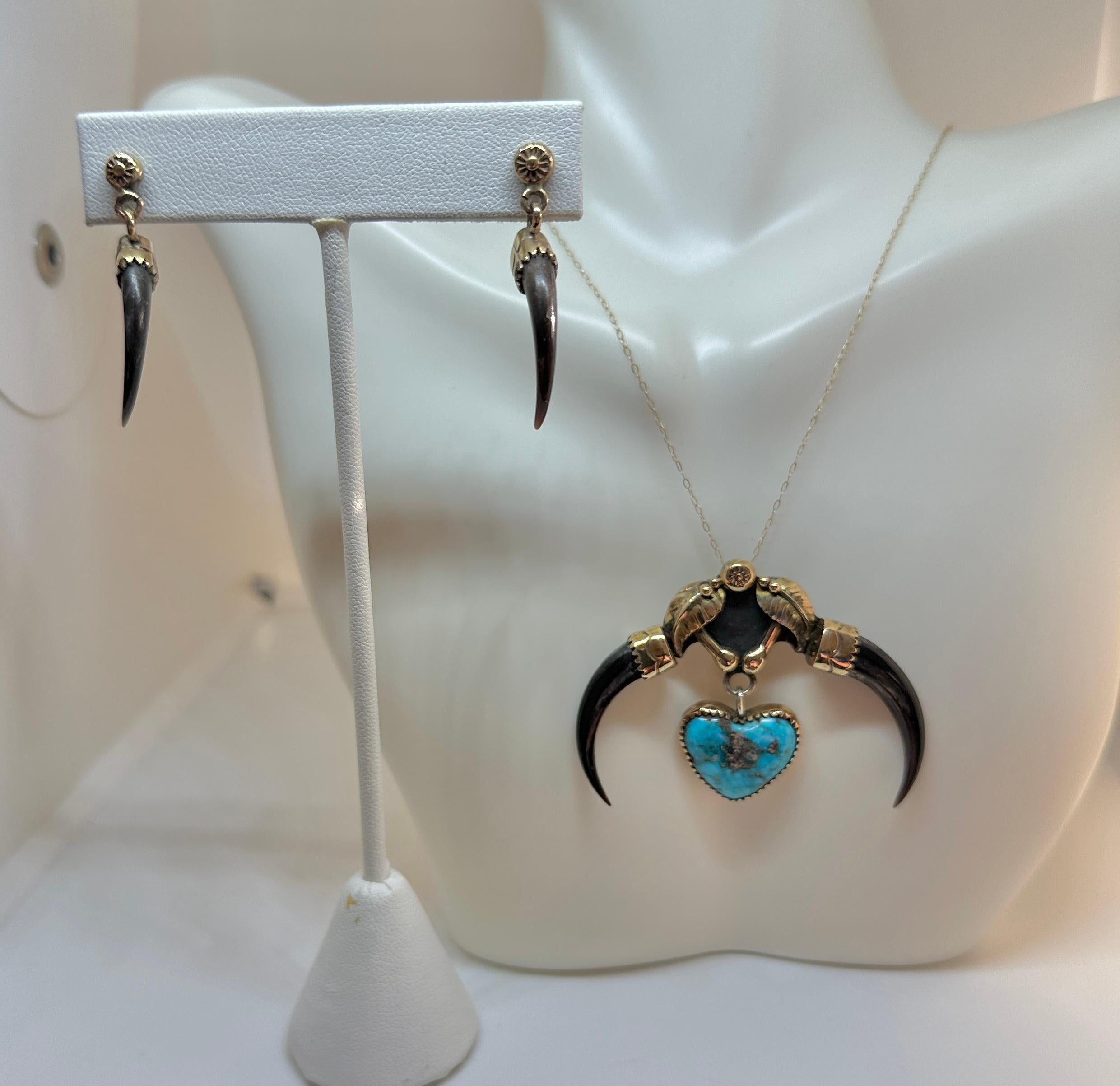 Michael Horse Turquoise Heart Claw 14 Karat Gold Pendant Necklace And Earrings For Sale 2