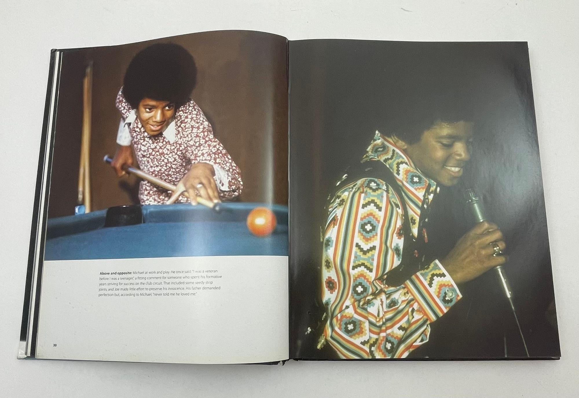 Papier Michael Jackson The Man in the Mirror 1958-2009 par Tim Hill en vente