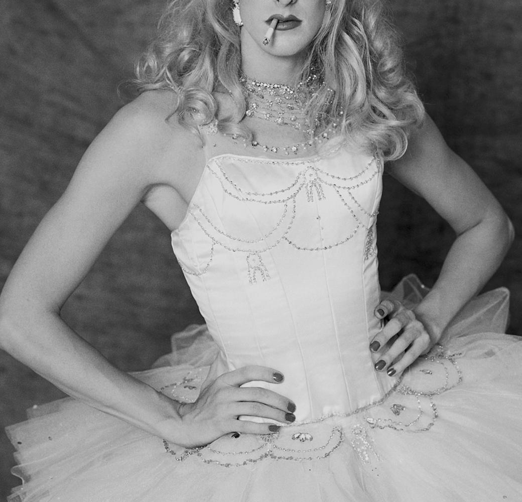 Jem Jender, Portrait. Studio, NYC. Limited edition B&W photograph. (Zeitgenössisch), Photograph, von Michael James O’Brien