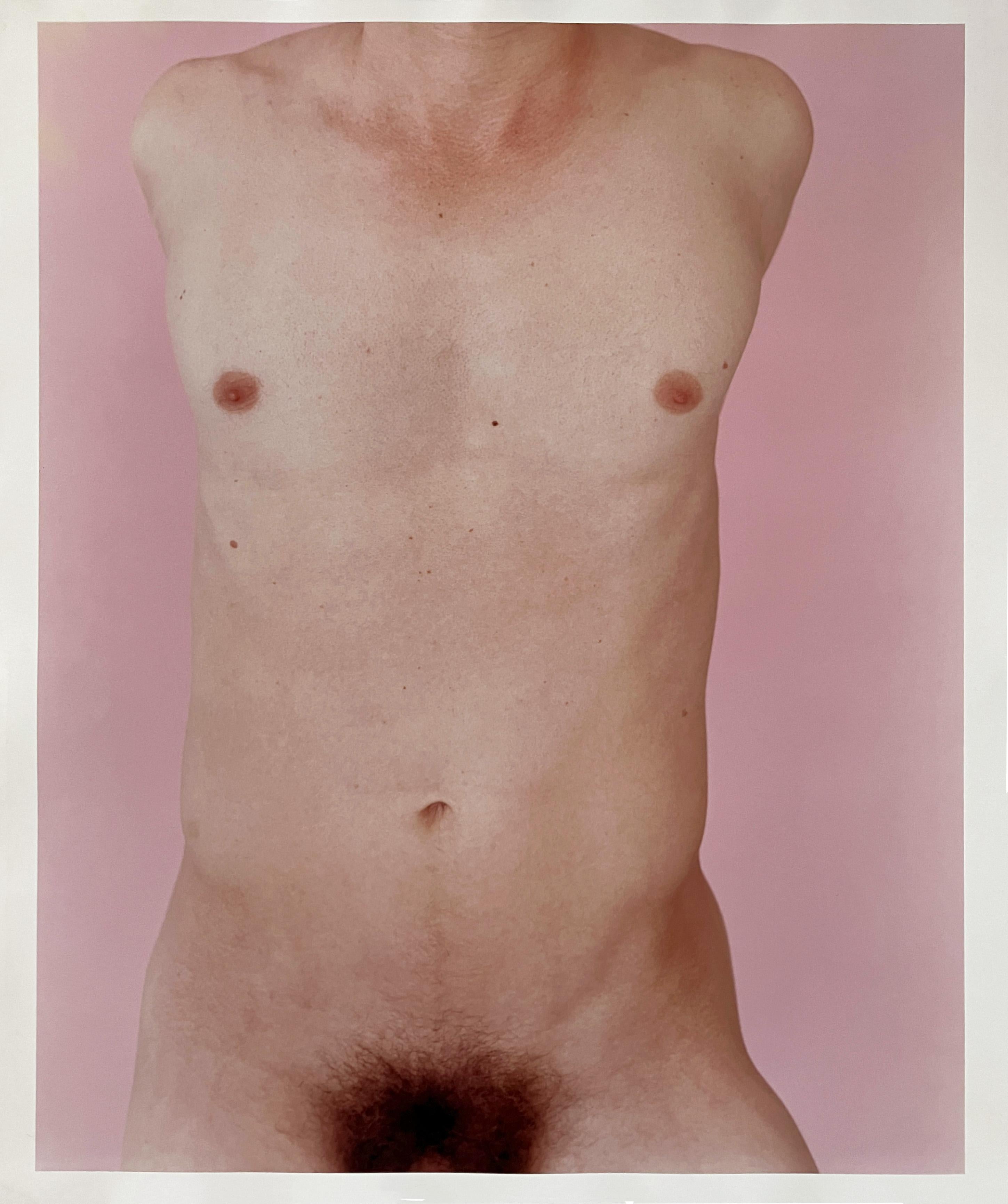 Kouros Torso Rosa. Fotografia di nudo in edizione limitata - Photograph Contemporaneo di Michael James O’Brien