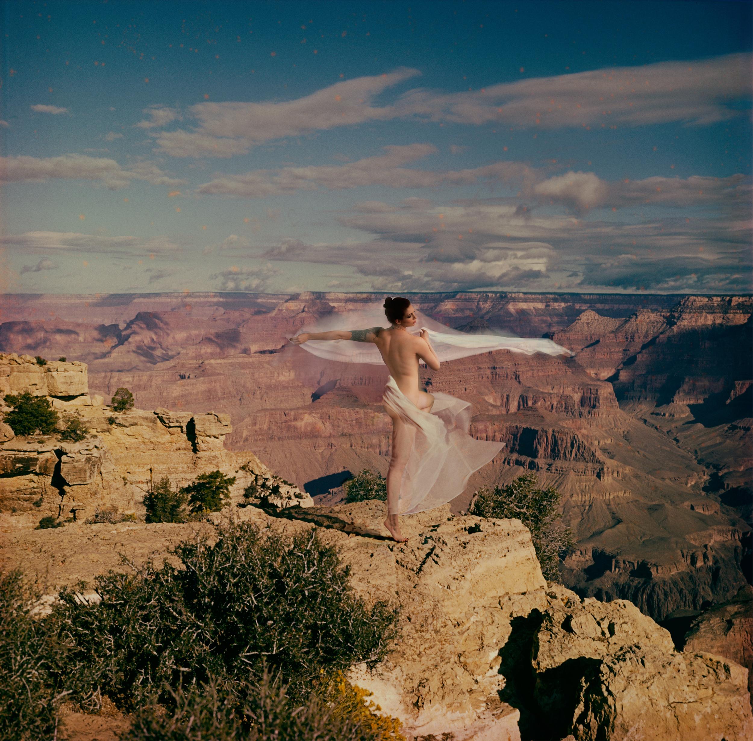 Michael K. Yamaoka  Color Photograph – Amerikanisches zeitgenössisches Foto von Michael Yamaoka – Außergewöhnliche Grace
