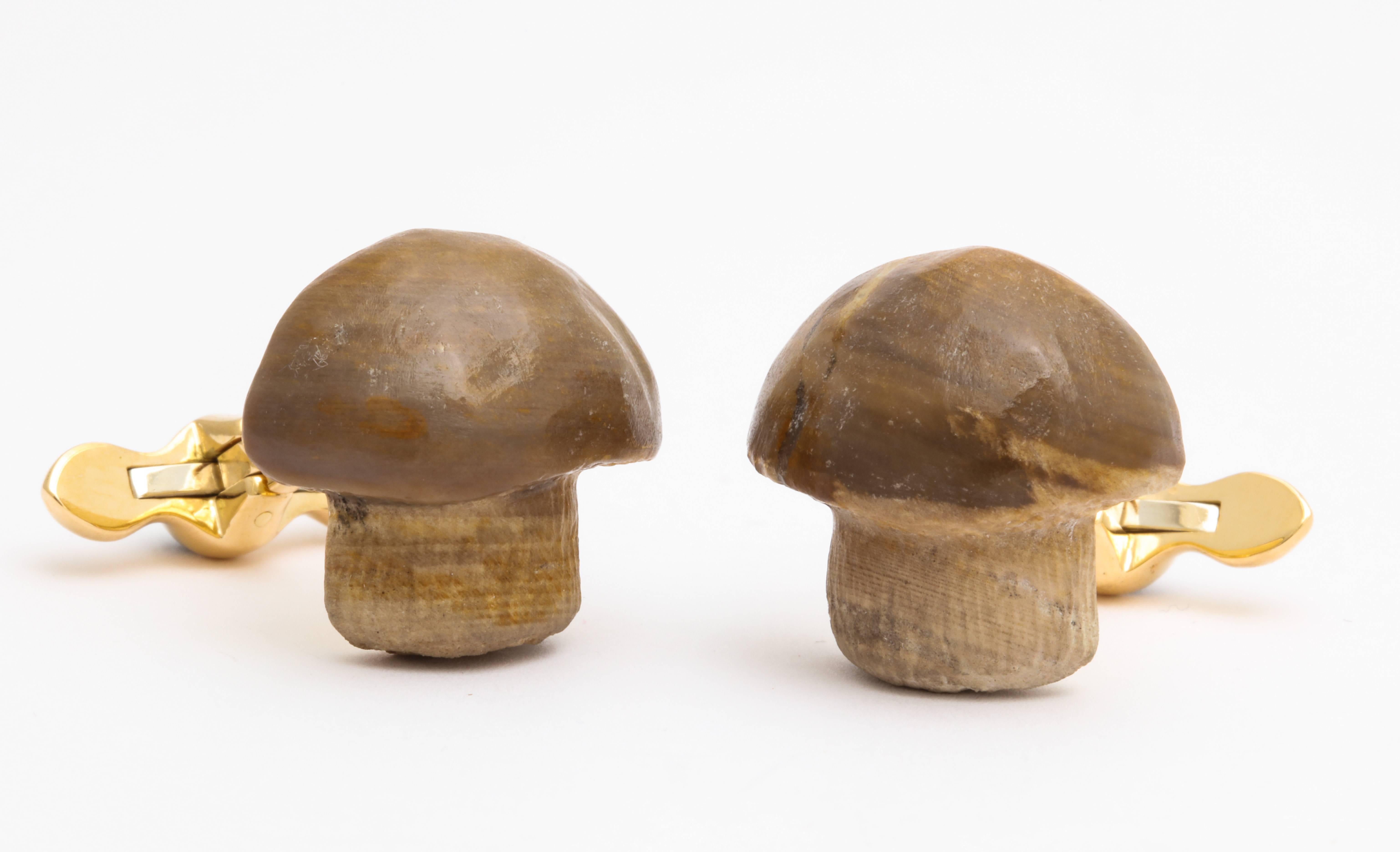 Contemporain Michael Kanners Boutons de manchette champignons en pierre sculptée en vente