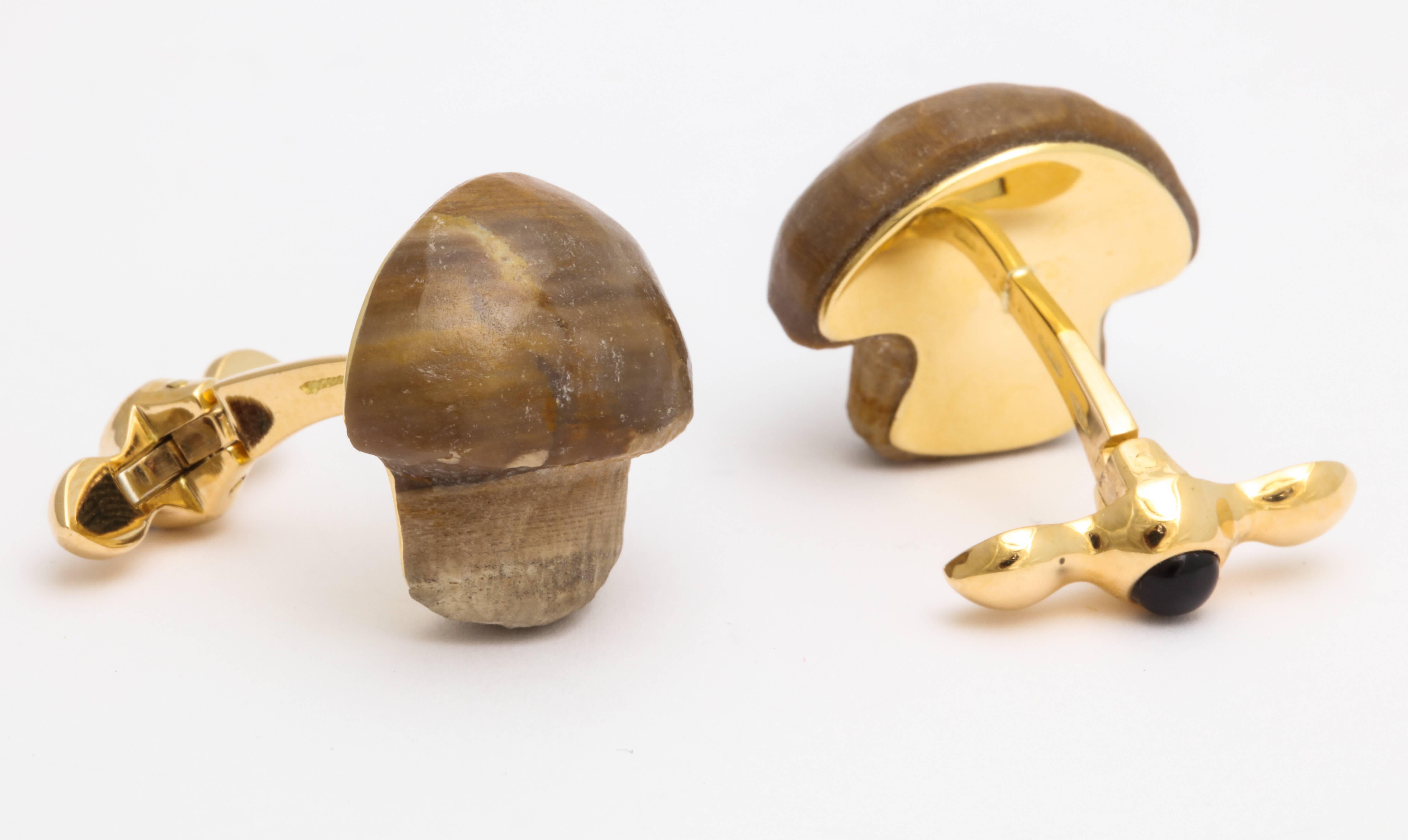 Michael Kanners Carved Stone Mushroom Cufflinks In New Condition For Sale In Bal Harbour, FL