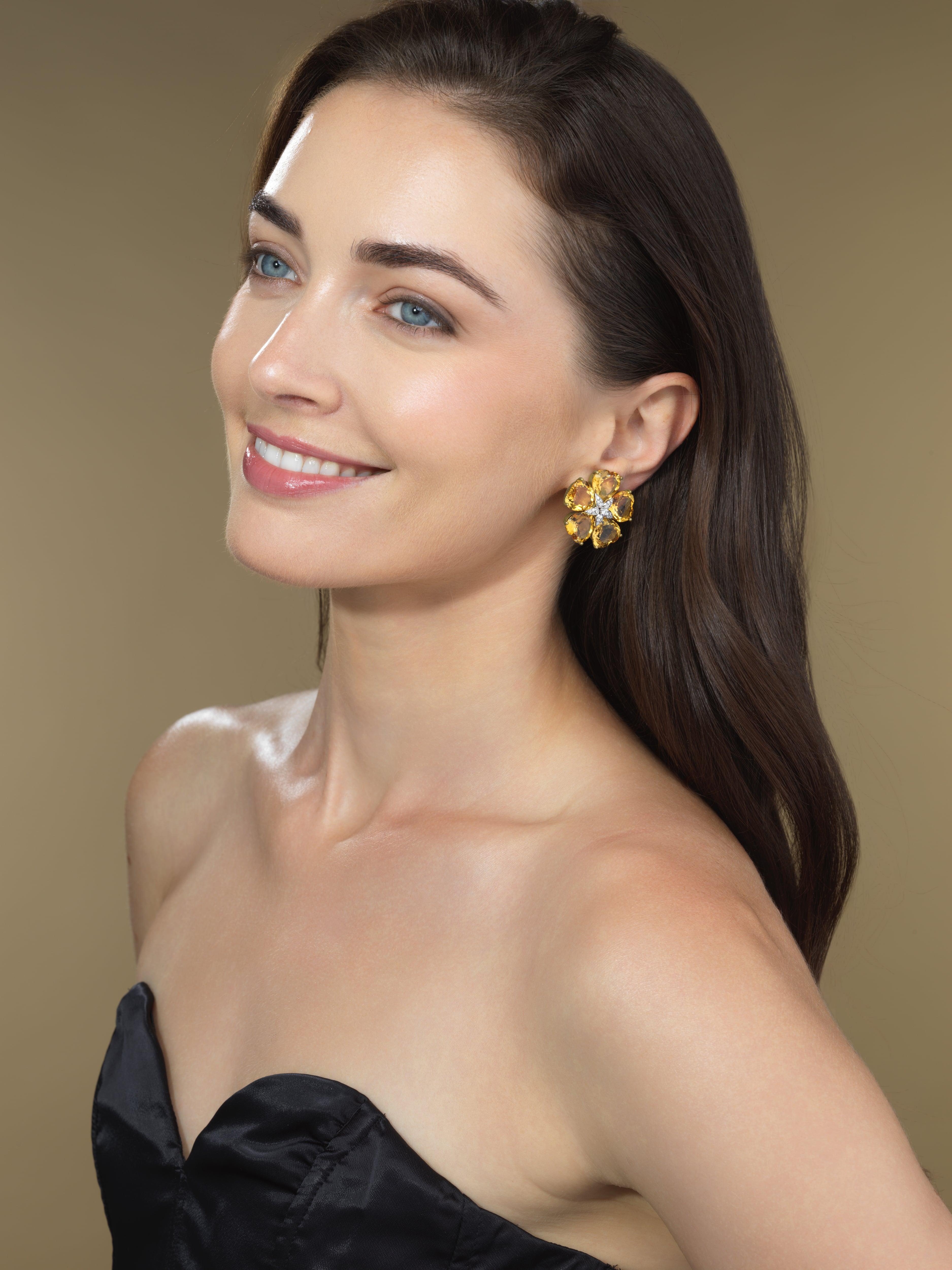 da uomo o donna Orecchini in titanio con diamanti e topazio blu di Michael Kanners in vendita