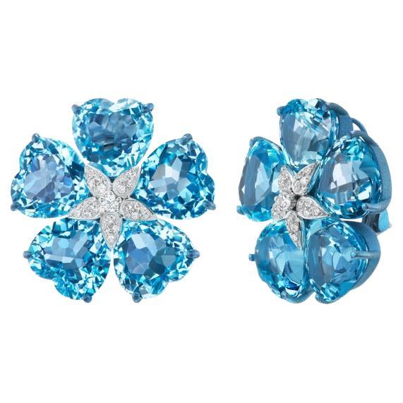 Orecchini in titanio con diamanti e topazio blu di Michael Kanners in vendita