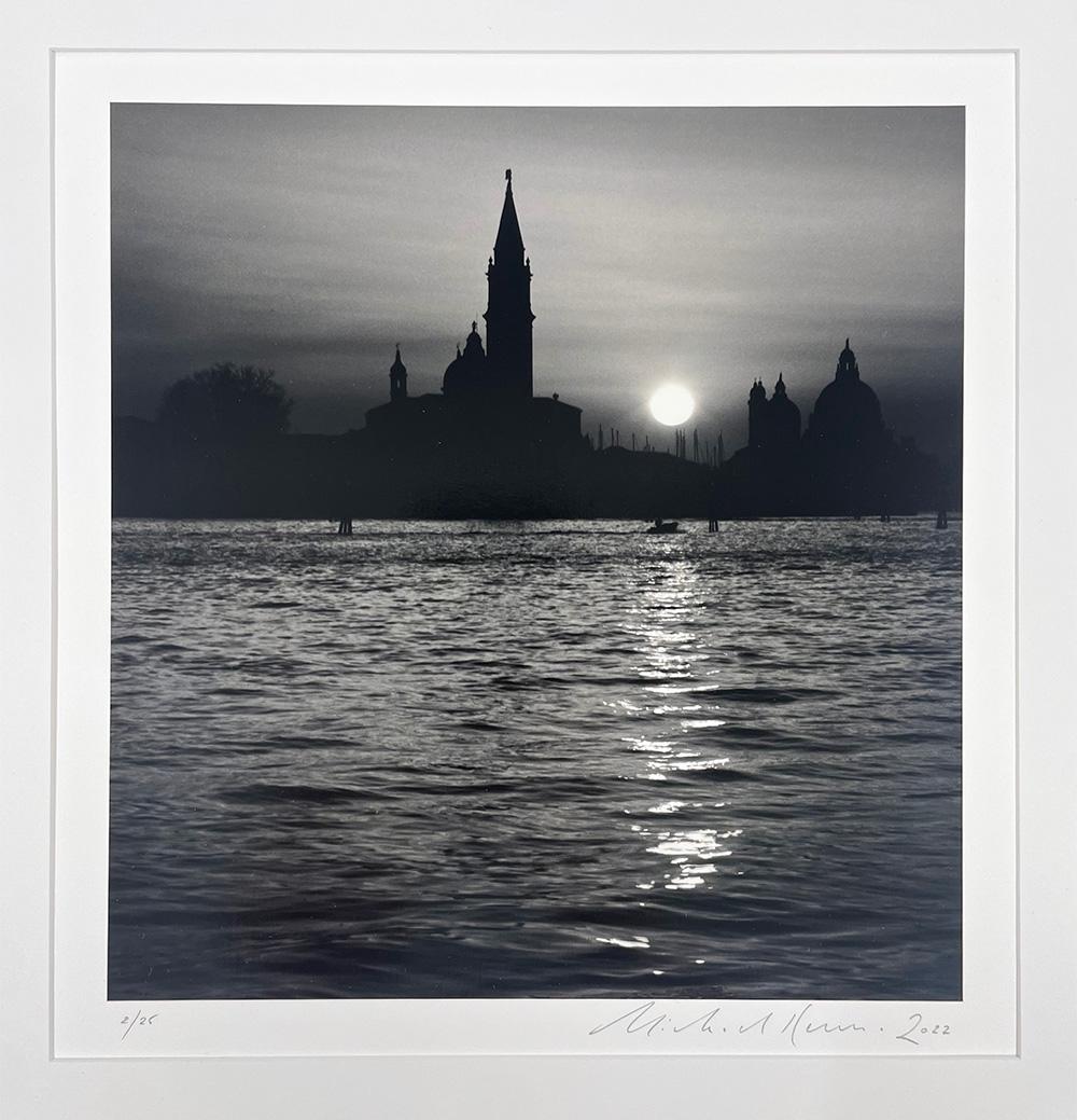 Basilica di San Giorgio Maggiore, Studio 2, Venezia, Italia - Architettura, Tramonto - Photograph Contemporaneo di Michael Kenna