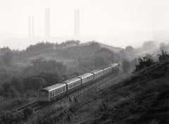 Treno diesel e centrale elettrica di Kearsley, Prestolee, Greater Manchester, Inghilterra