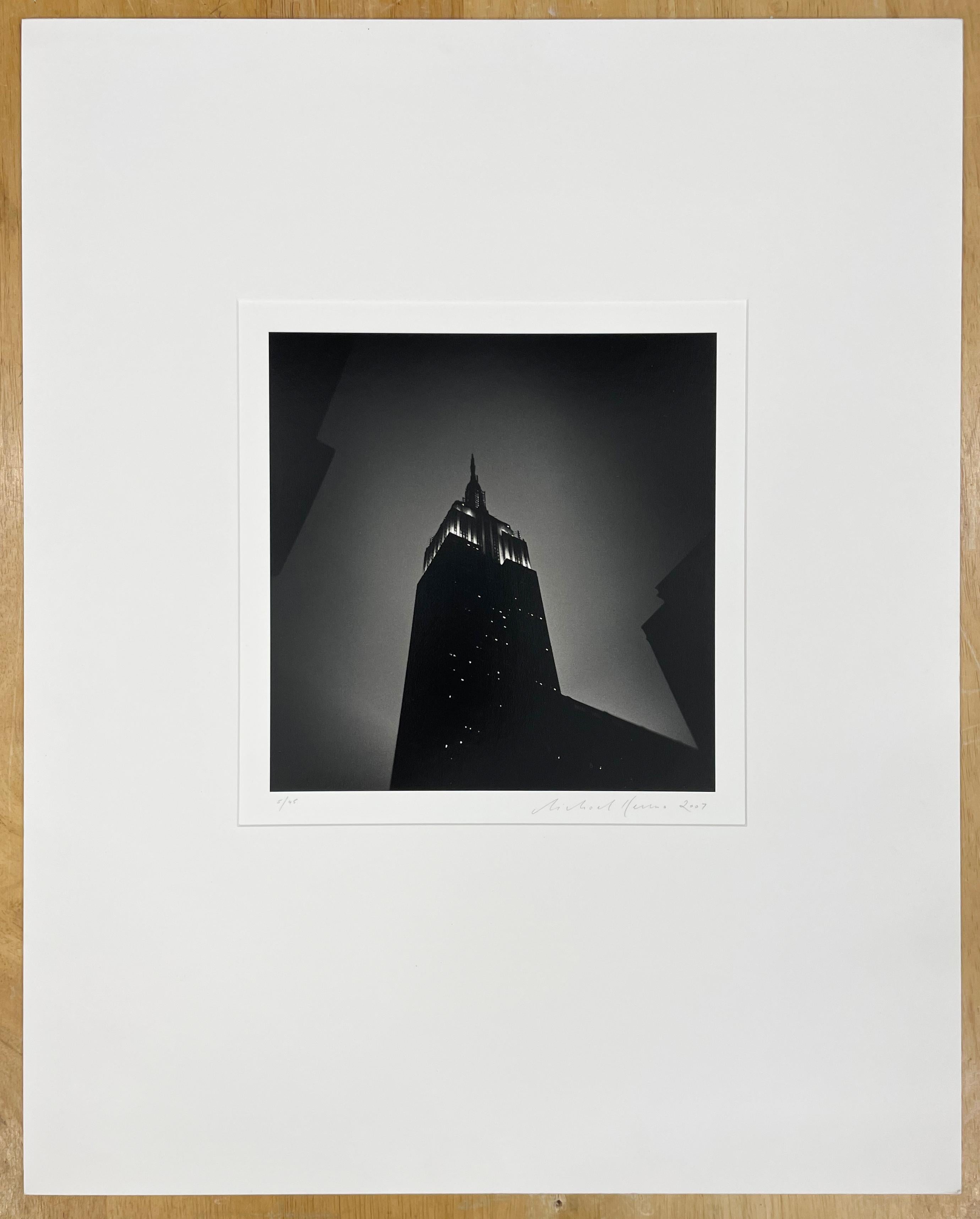 Empire State Building, Studio 4, New York, New York, USA - Foto in bianco e nero - Photograph di Michael Kenna