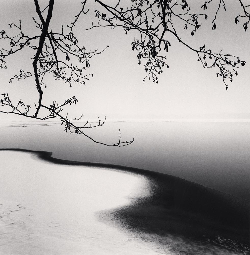Landscape Photograph di Michael Kenna - Hyomon, Studio 1, Hokkaido, Giappone, bianco e nero, fotografia in edizione limitata