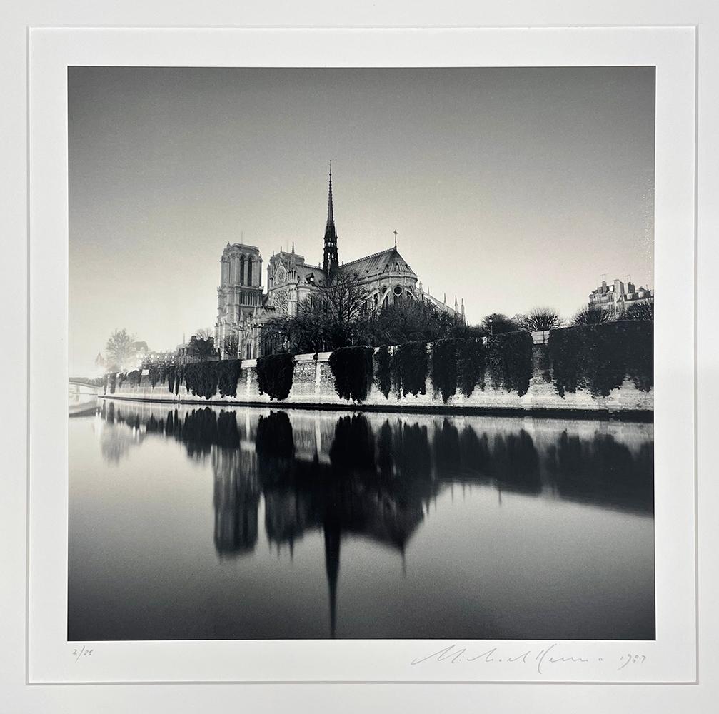 Notre Dame, Studie 3, Paris, Frankreich (Zeitgenössisch), Photograph, von Michael Kenna