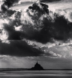 Novemberwolken, Mont St. Michel, Frankreich. 2000, LTD Silber-Gelatinedruck