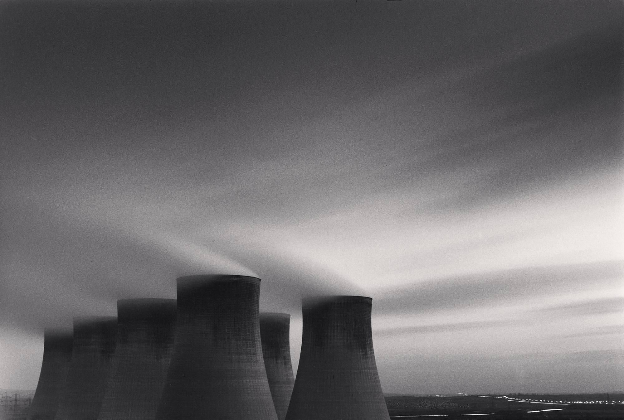 Michael Kenna Black and White Photograph – Ratcliffe Power Station, Studie 59, Nottinghamshire, England. 1993, LTD SGP