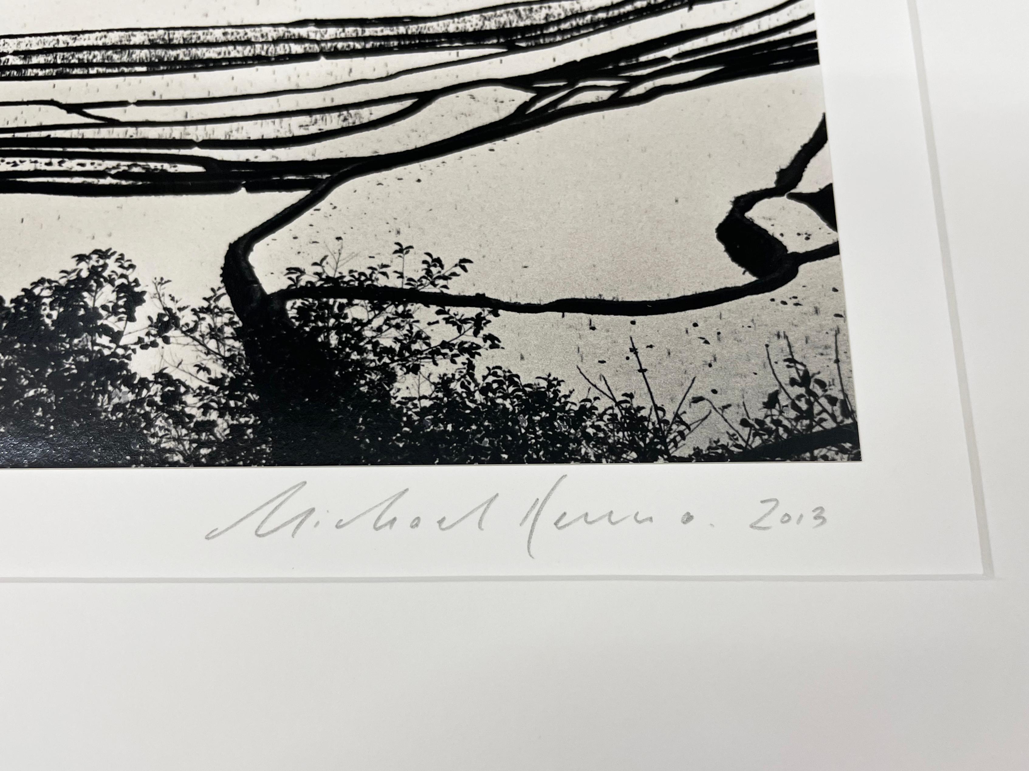 Yuanyang, Estudio 2, Yunnan, China - Black and White Photograph Gris de Michael Kenna
