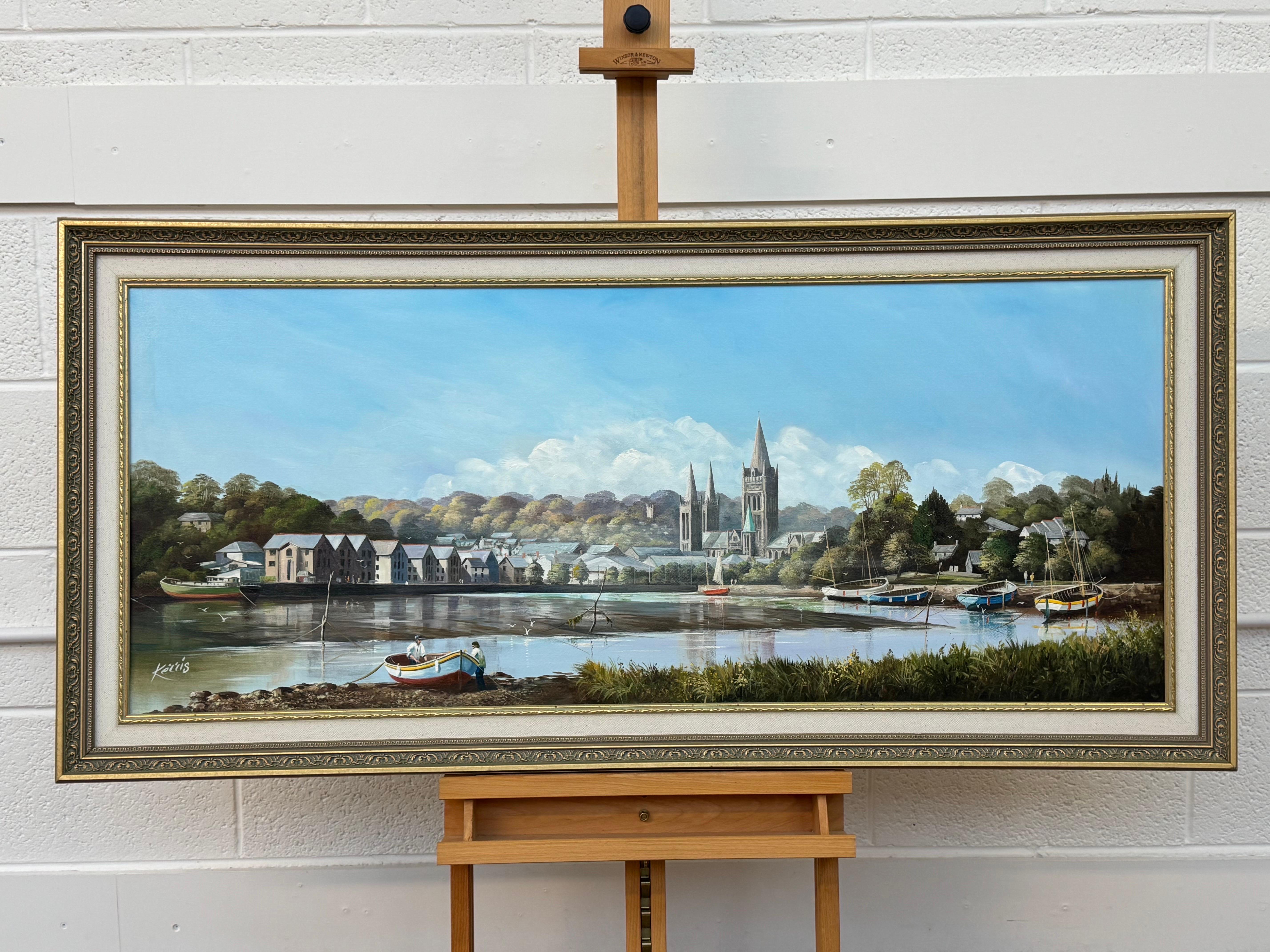 Pintura de Figuras y Barcos en el Puerto de Truro con la Catedral por un Artista Británico en venta 6