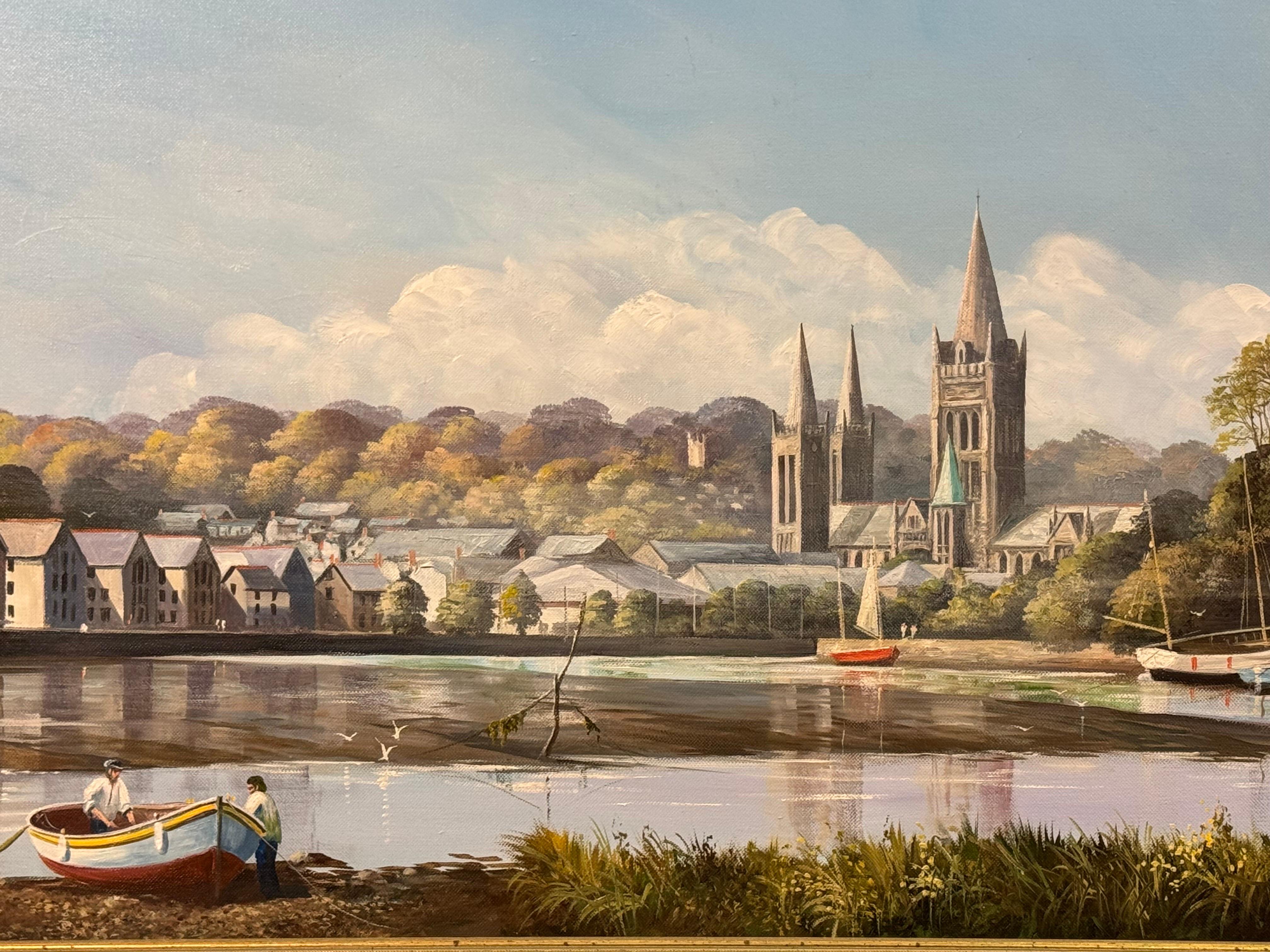Pintura de Figuras y Barcos en el Puerto de Truro con la Catedral por un Artista Británico en venta 7