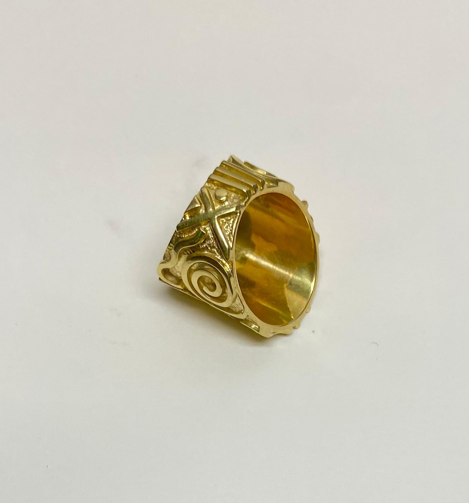 Michael Kneebone 18k Yellow Gold Petroglyph Ring 10