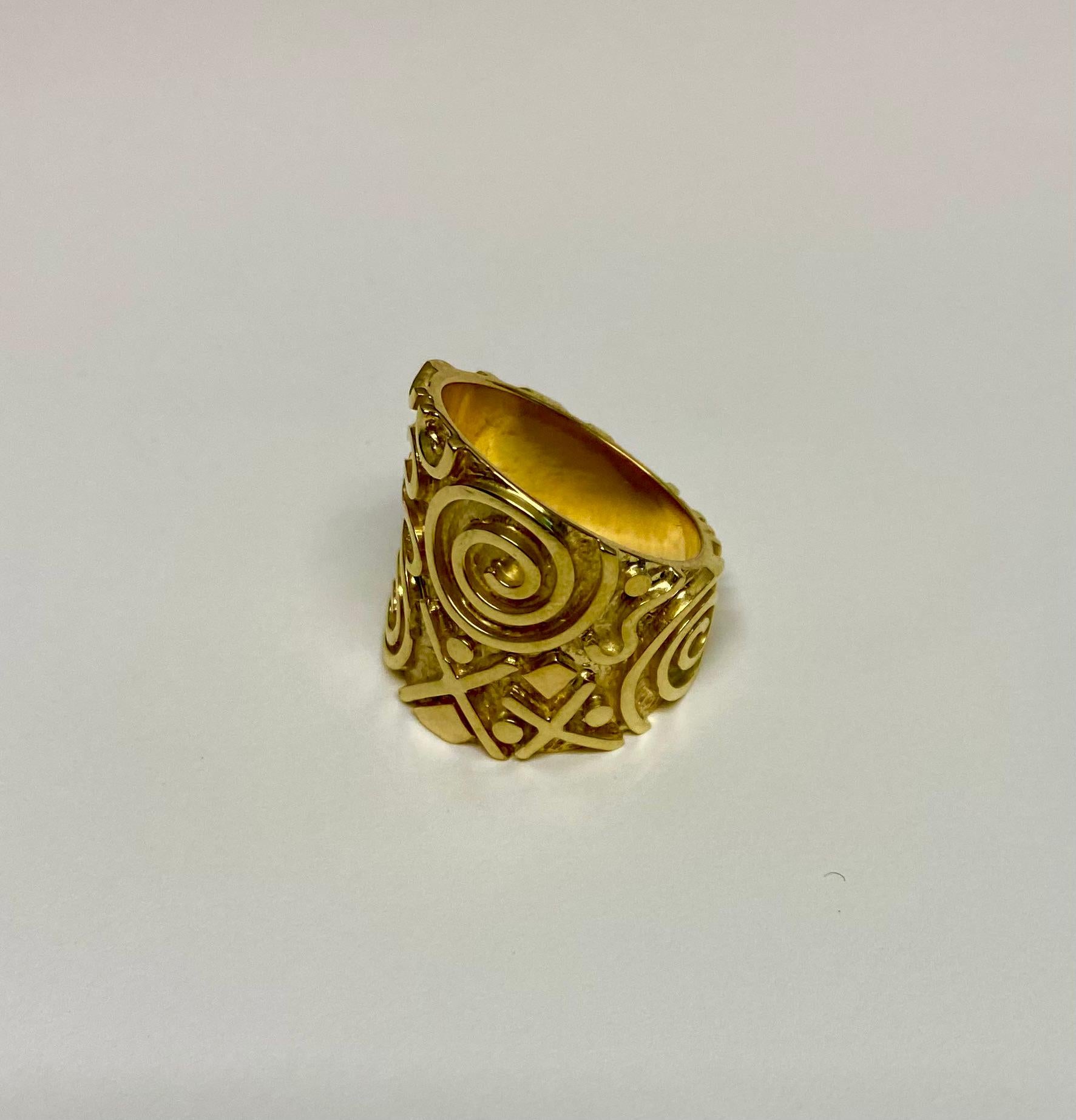 Michael Kneebone 18k Yellow Gold Petroglyph Ring 12