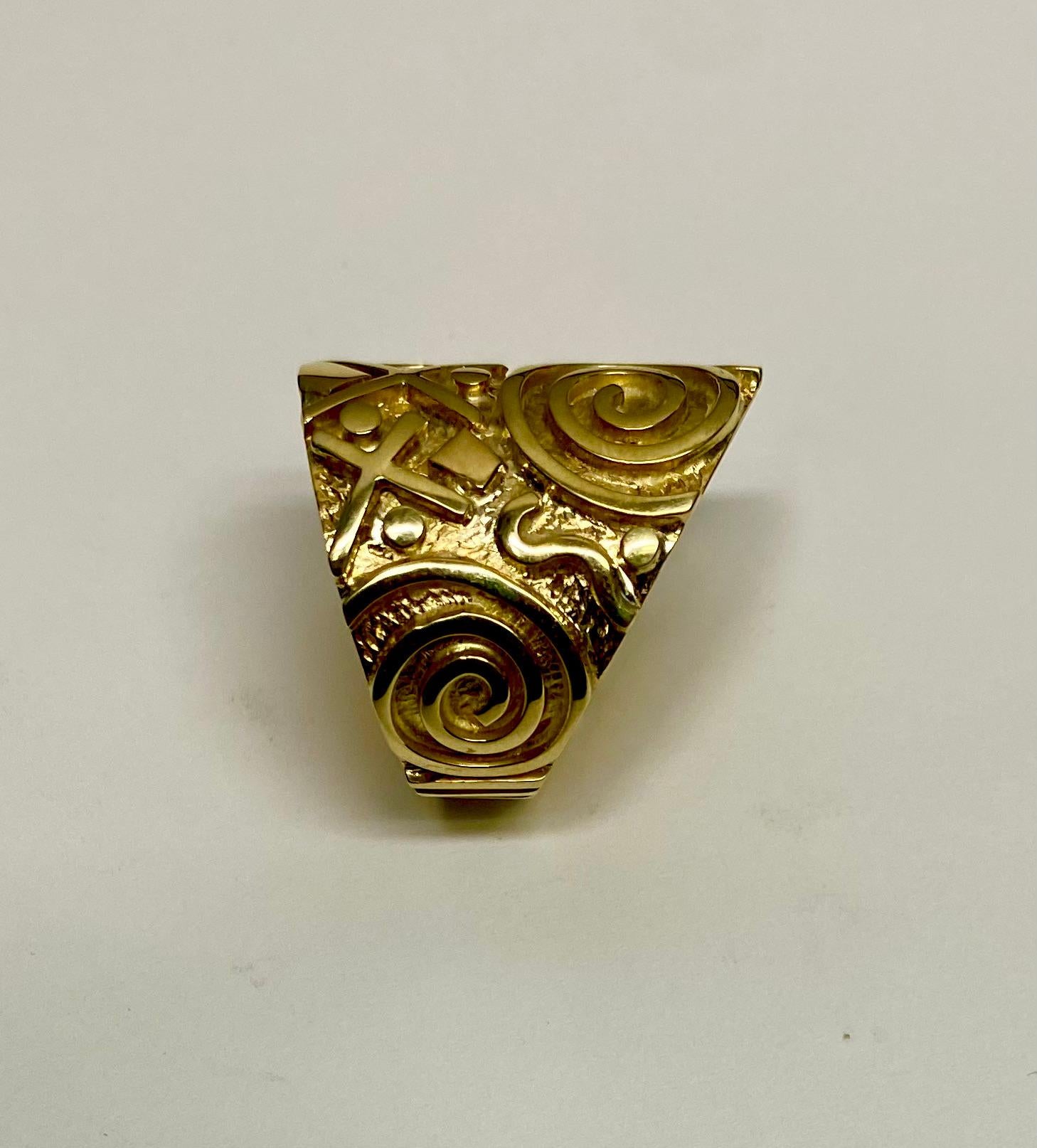 Michael Kneebone 18k Yellow Gold Petroglyph Ring 8