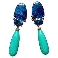 Boucles d'oreilles pendantes en apatite, topaze bleue, diamant et chrysoprase Michael Kneebone
