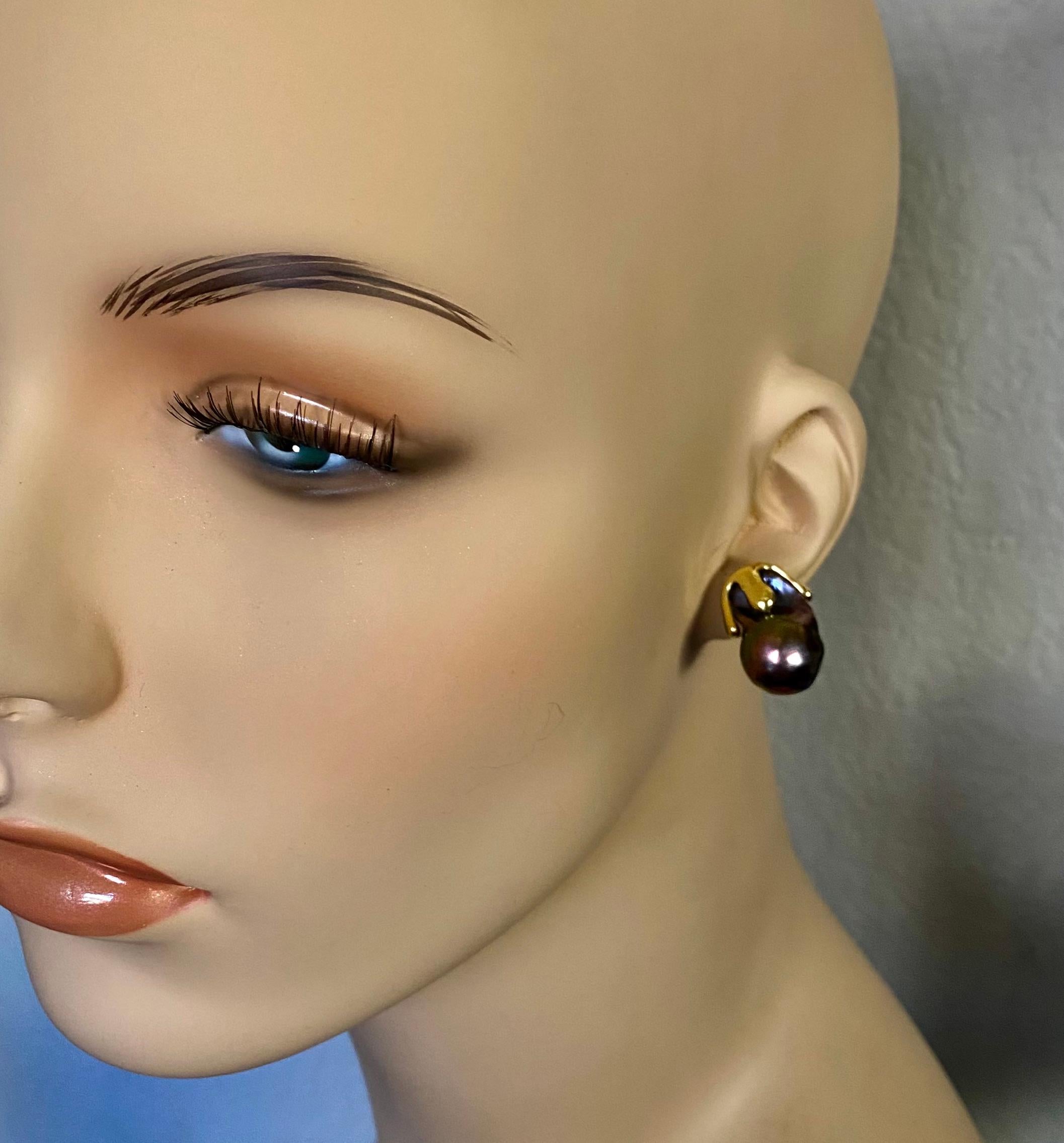 Michael Kneebone Baroque Pearl 18k Yellow Gold Aqueous Button Earrings For Sale 1
