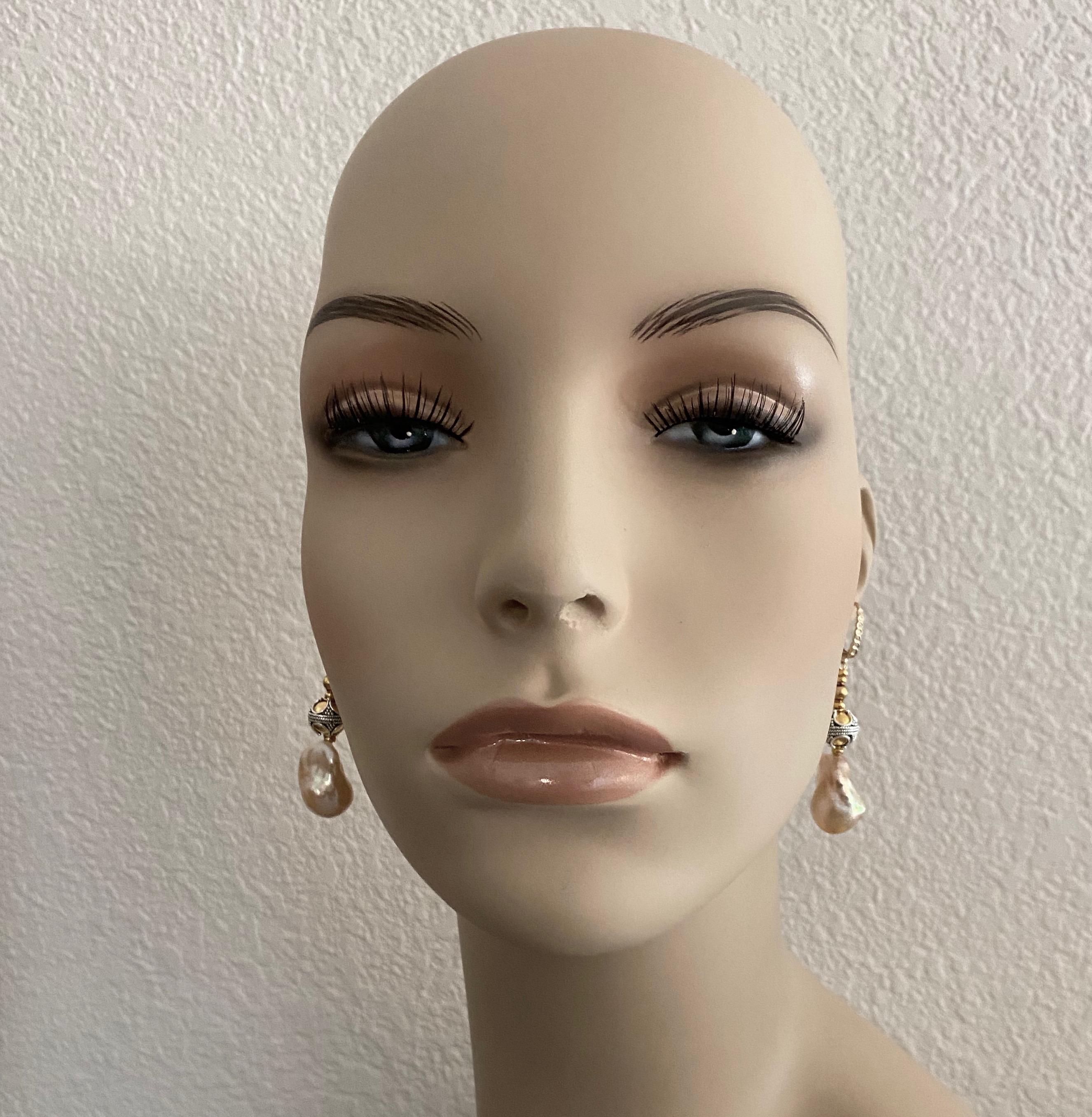 Michael Kneebone Barocke Perlen-Diamant-granulierte Perlen-Ohrringe Damen im Angebot