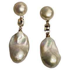 Michael Kneebone Barockperlen-Ohrringe mit Diamanten im Rosenschliff