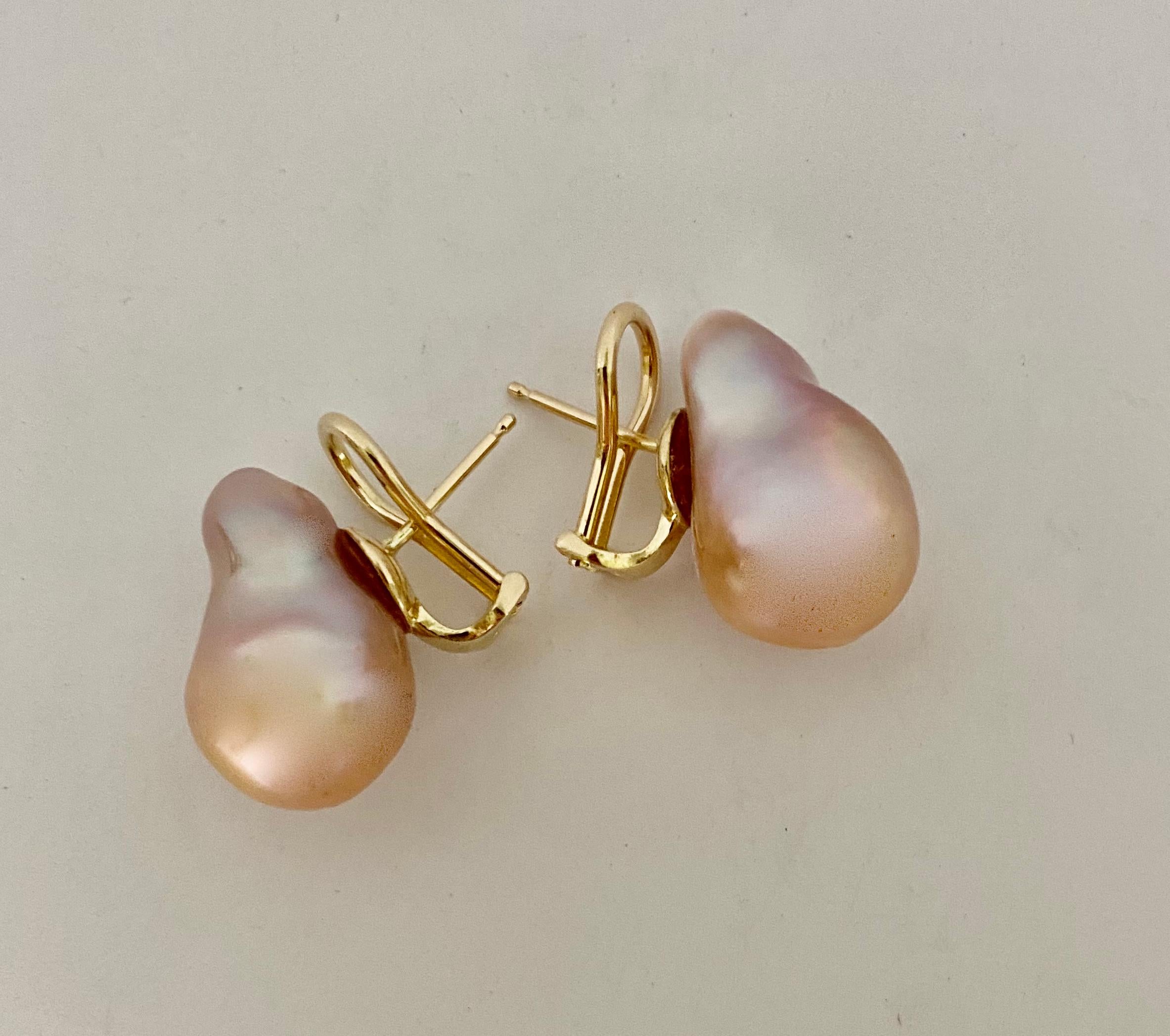 Michael Kneebone Baroque Pink Pearl Stud Earrings In New Condition For Sale In Austin, TX