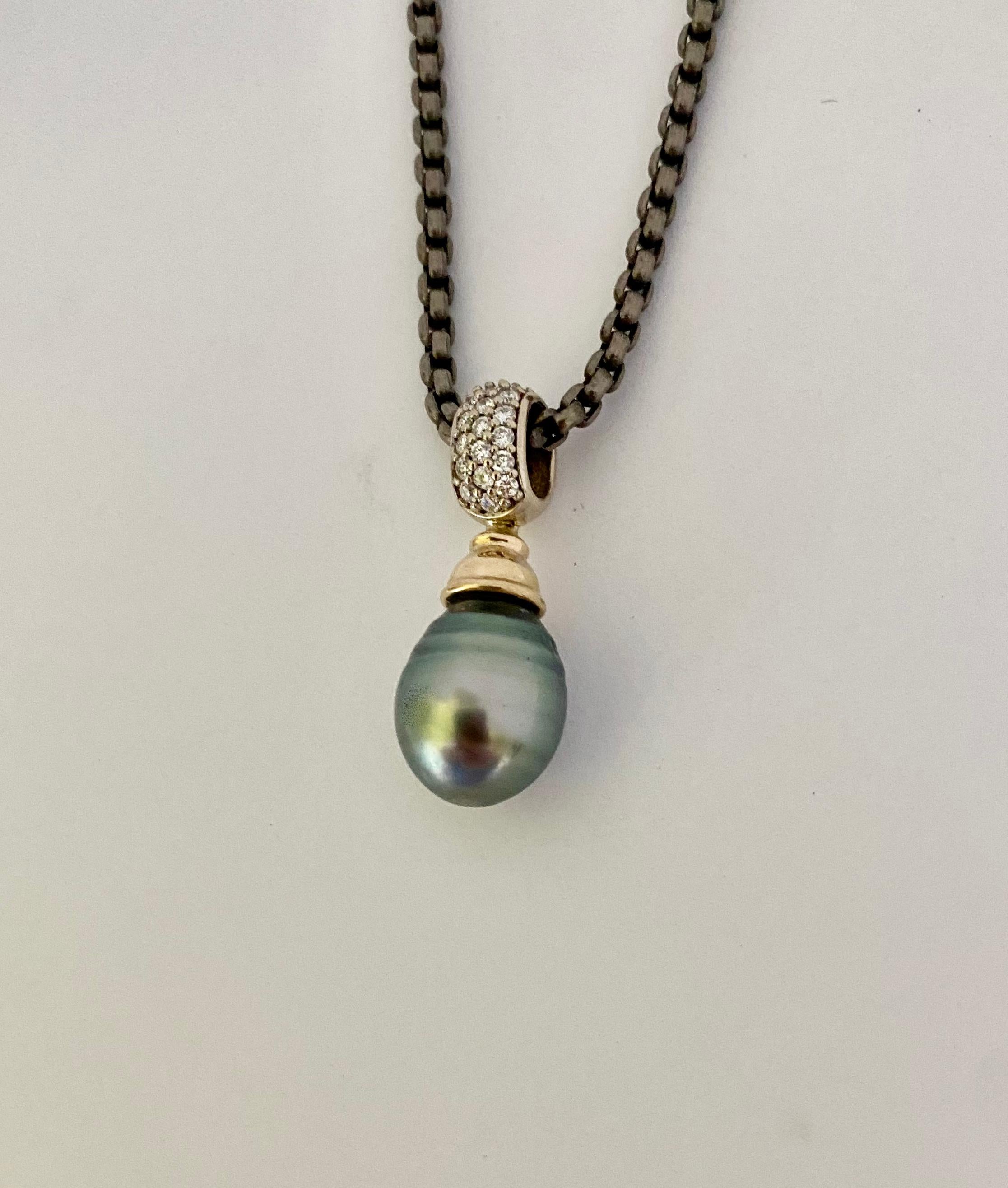 Michael Kneebone Pendentif baroque en perles de Tahiti et diamants Neuf - En vente à Austin, TX