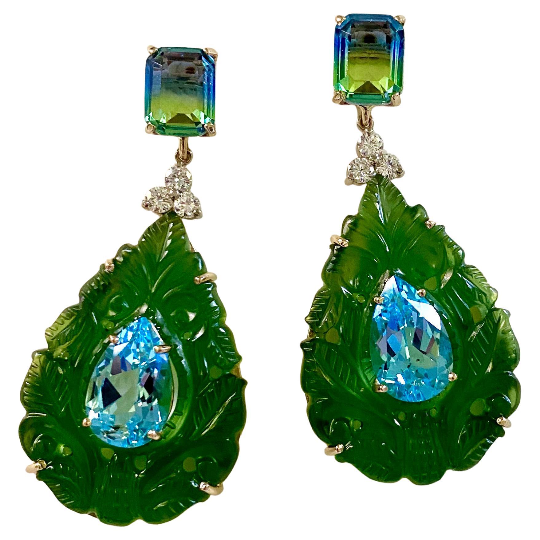 Michael Kneebone Boucles d'oreilles pendantes en jade sculpté avec topaze bicolore, diamants et topaze