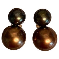 Michael Kneebone - Pendants d'oreilles "DUE PERLA" en bronze noir de Tahiti