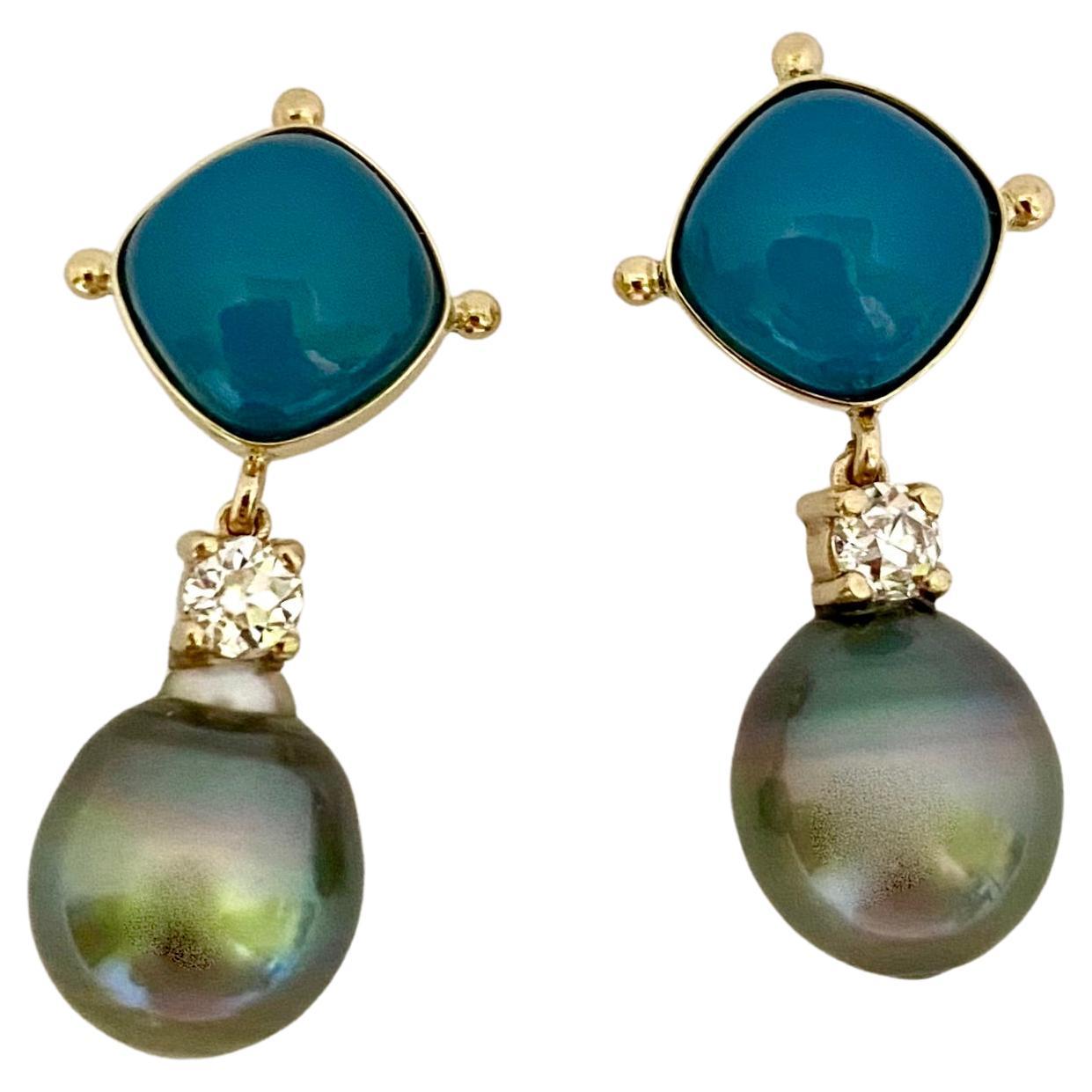 Michael Kneebone Boucles d'oreilles pendantes en calcédoine bleue, diamants et perles de Tahiti