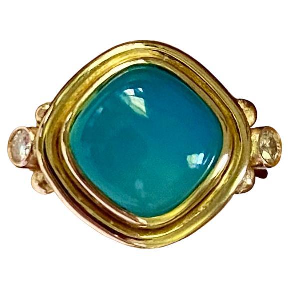Michael Kneebone Ring aus blauem Chalcedon mit weißem Diamanten im Archaikstil im Angebot