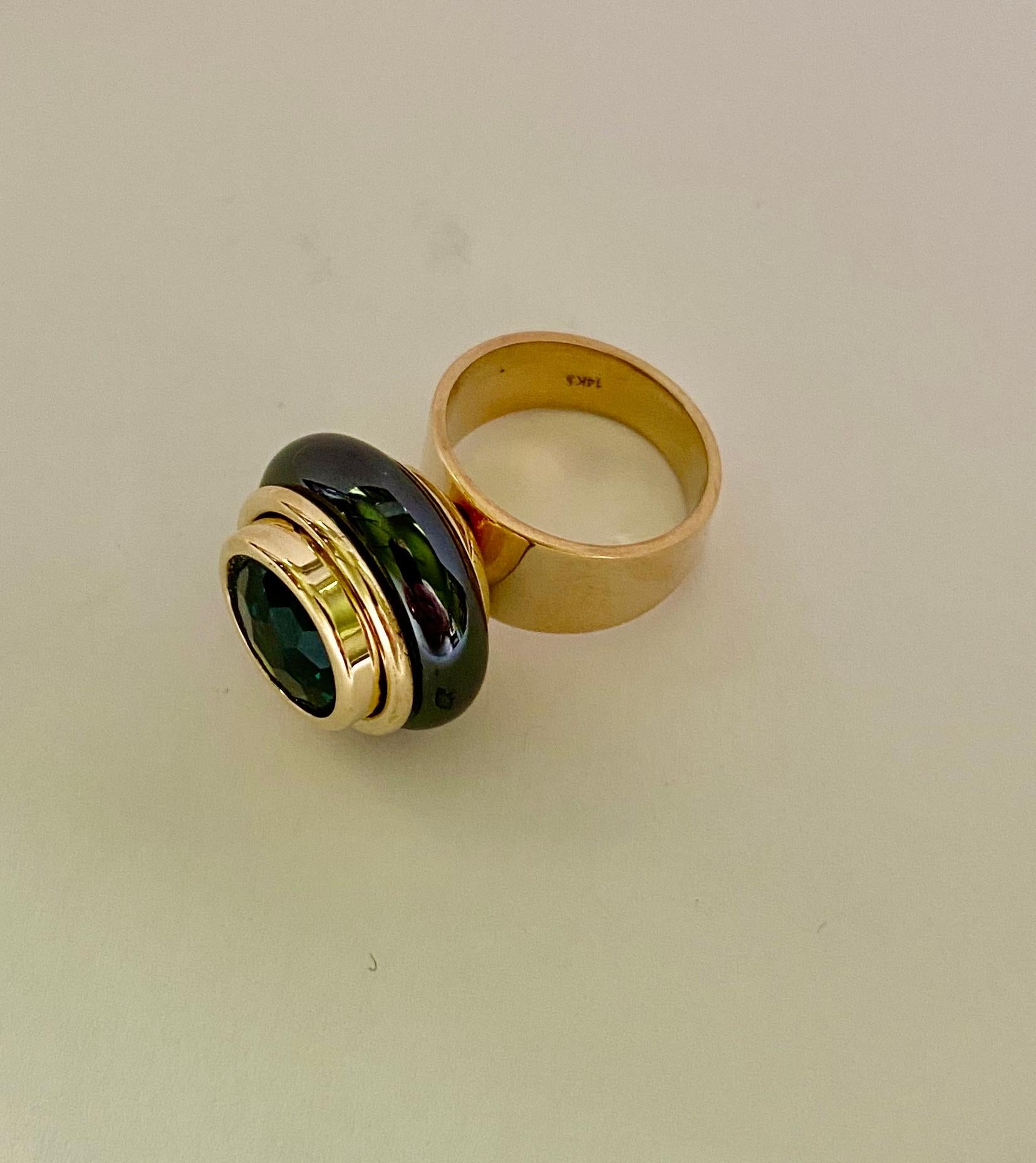 Michael Kneebone Topacio azul/verde Jade negro Anillo de cóctel informal Contemporáneo en venta