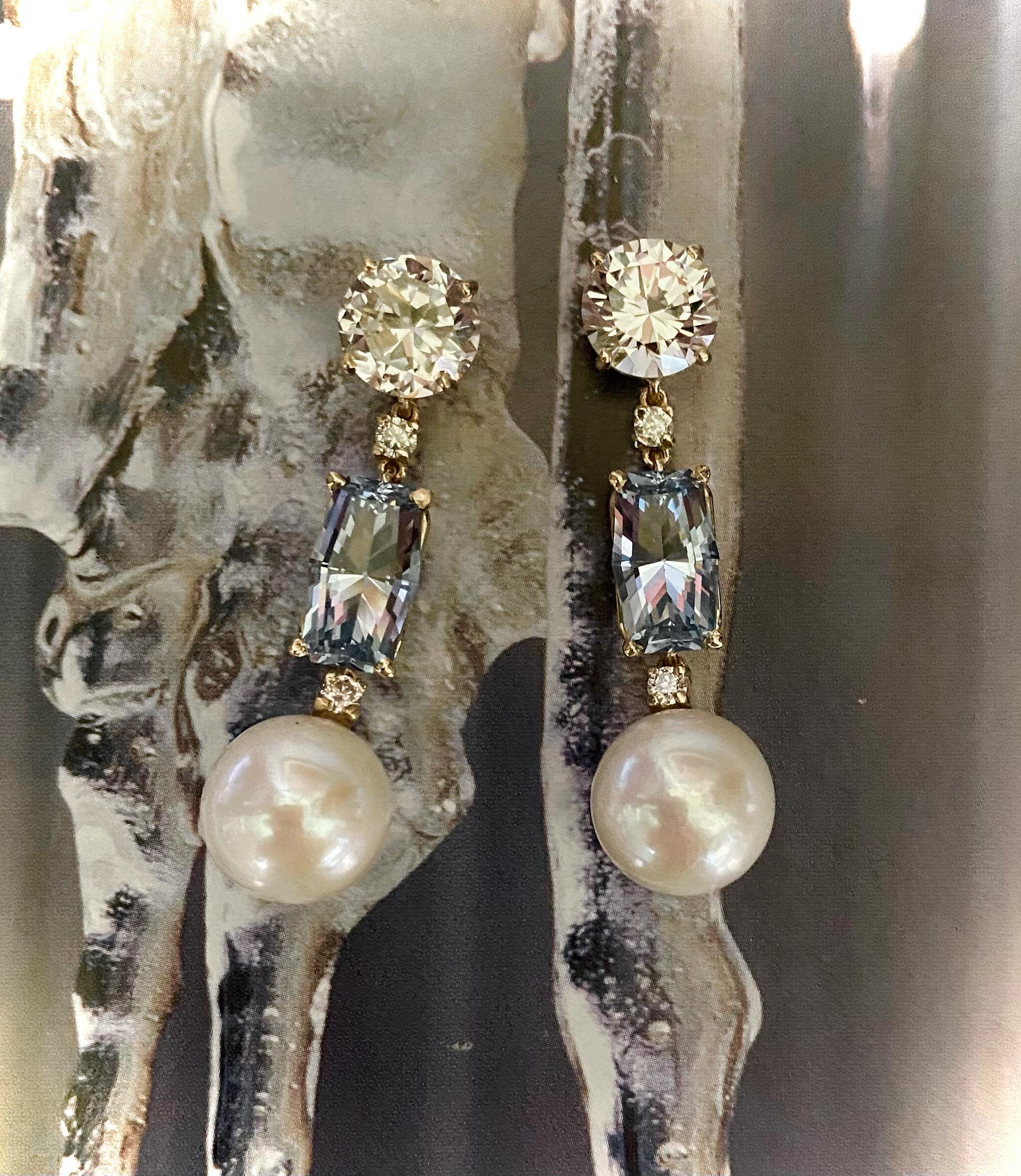 Contemporaneo Michael Kneebone Blue Spinel South Seas Pearl Sapphire Diamond Dangle Earrings in vendita