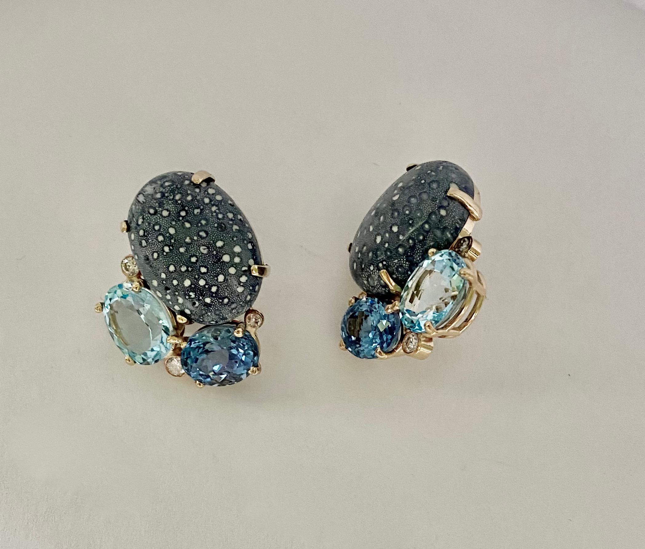 Michael Kneebone Pendientes Racimo Coral Esponja Azul Topacio Azul Diamante en venta 4