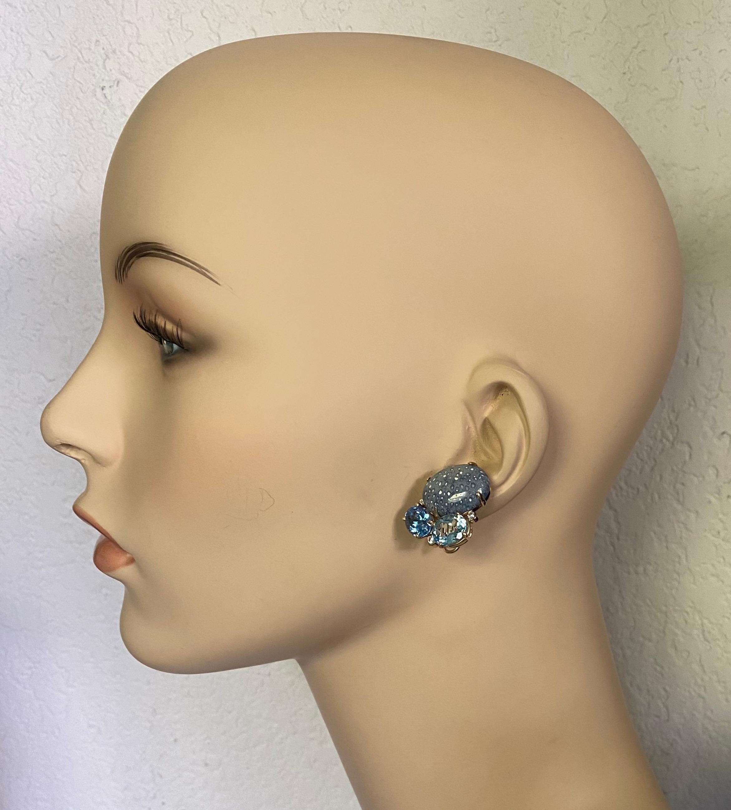 Michael Kneebone Pendientes Racimo Coral Esponja Azul Topacio Azul Diamante en venta 5