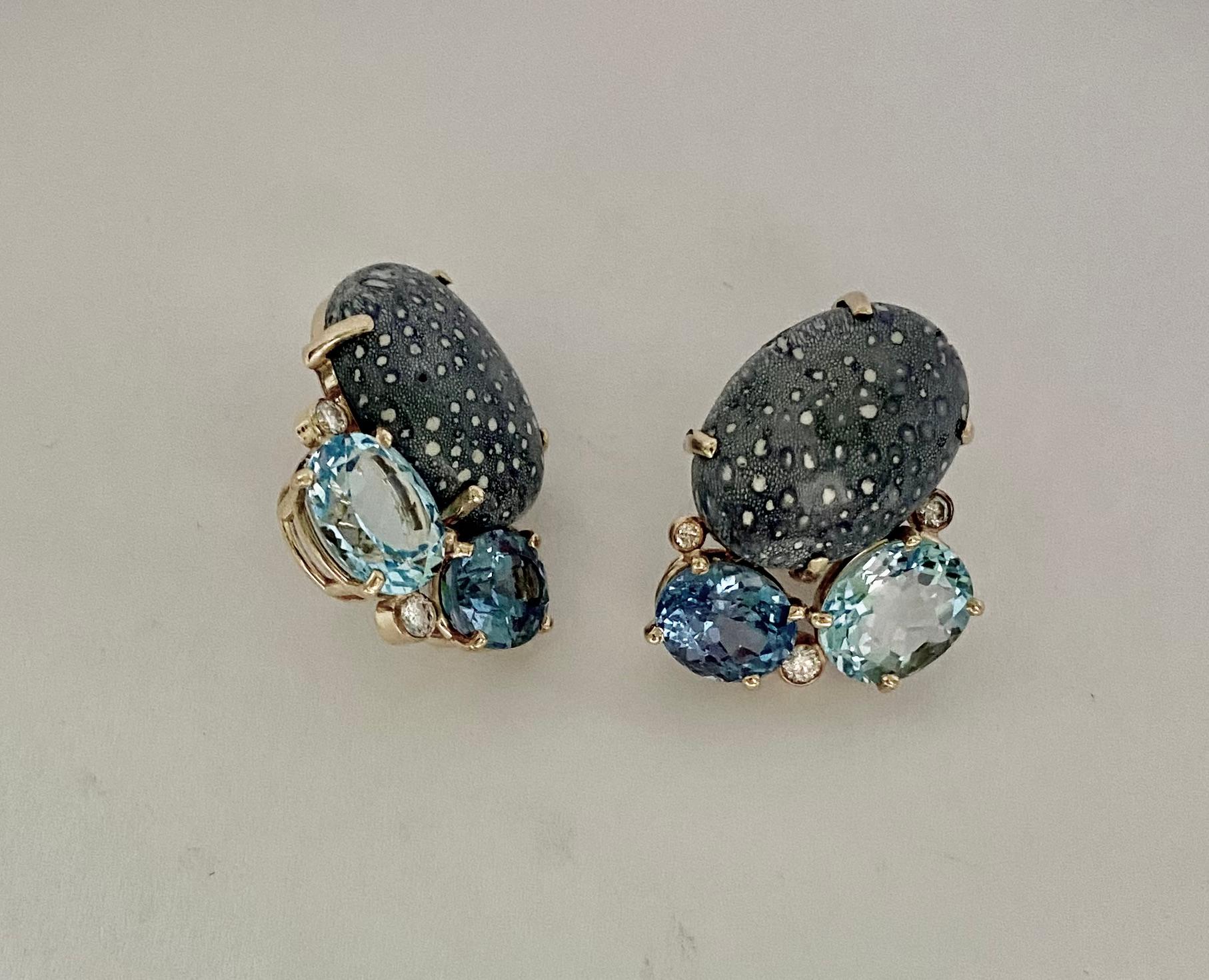 Michael Kneebone Pendientes Racimo Coral Esponja Azul Topacio Azul Diamante en venta 2