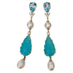 Michael Kneebone Boucles d'oreilles pendantes en topaze bleue, diamant, perle Akoya et calcédoine bleue