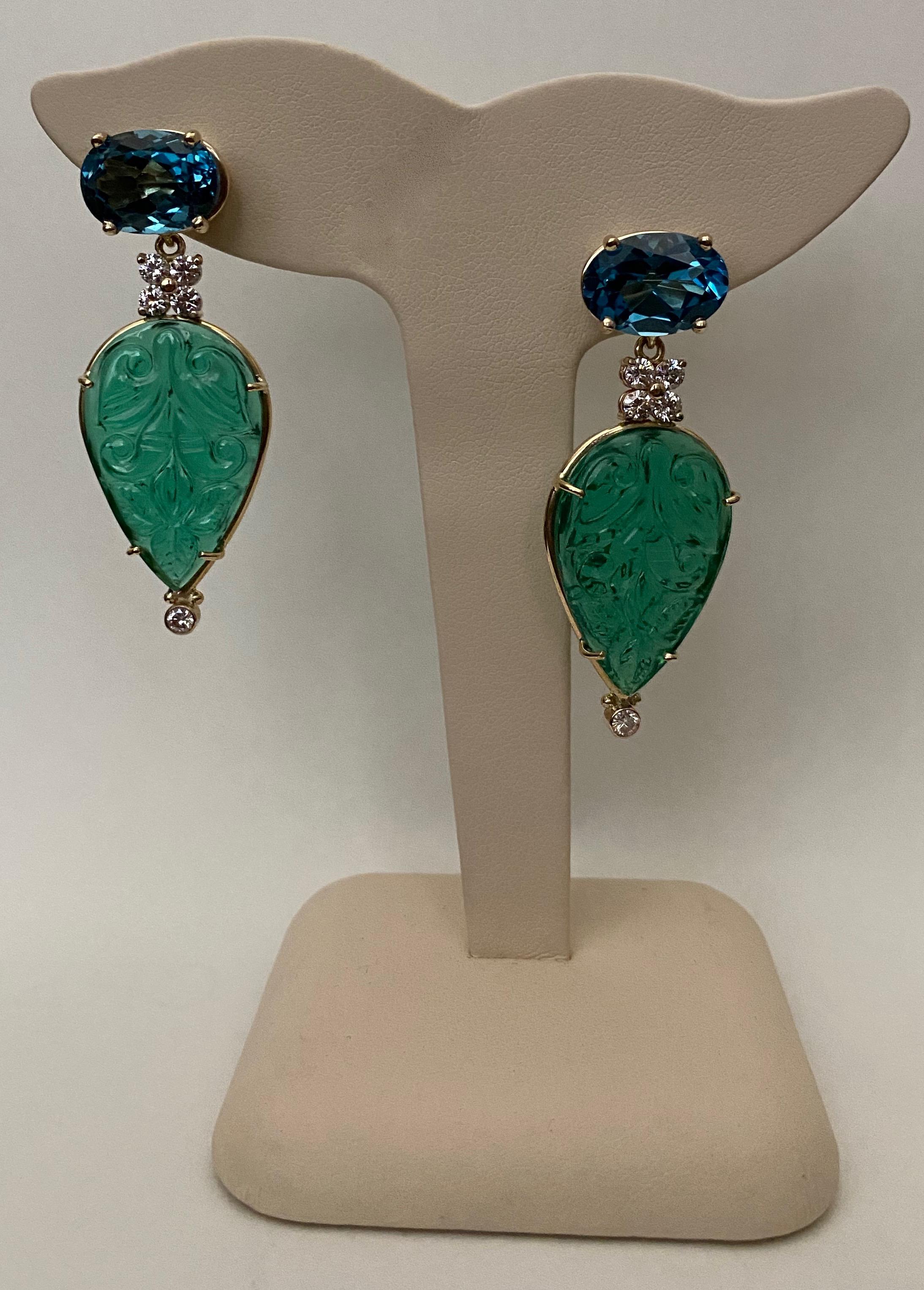 Michael Kneebone Boucles d'oreilles pendantes en topaze bleue, diamant et quartz vert sculpté en vente 7